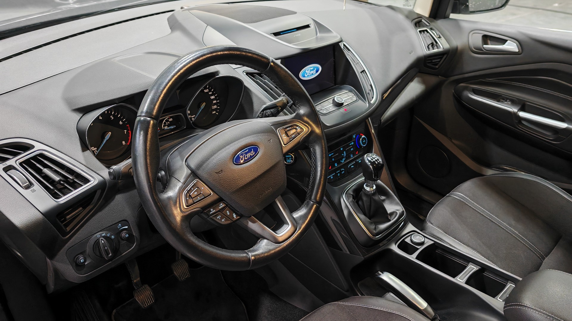 FORD GrC-Max 1.0 SCTi Titanium X-image-10