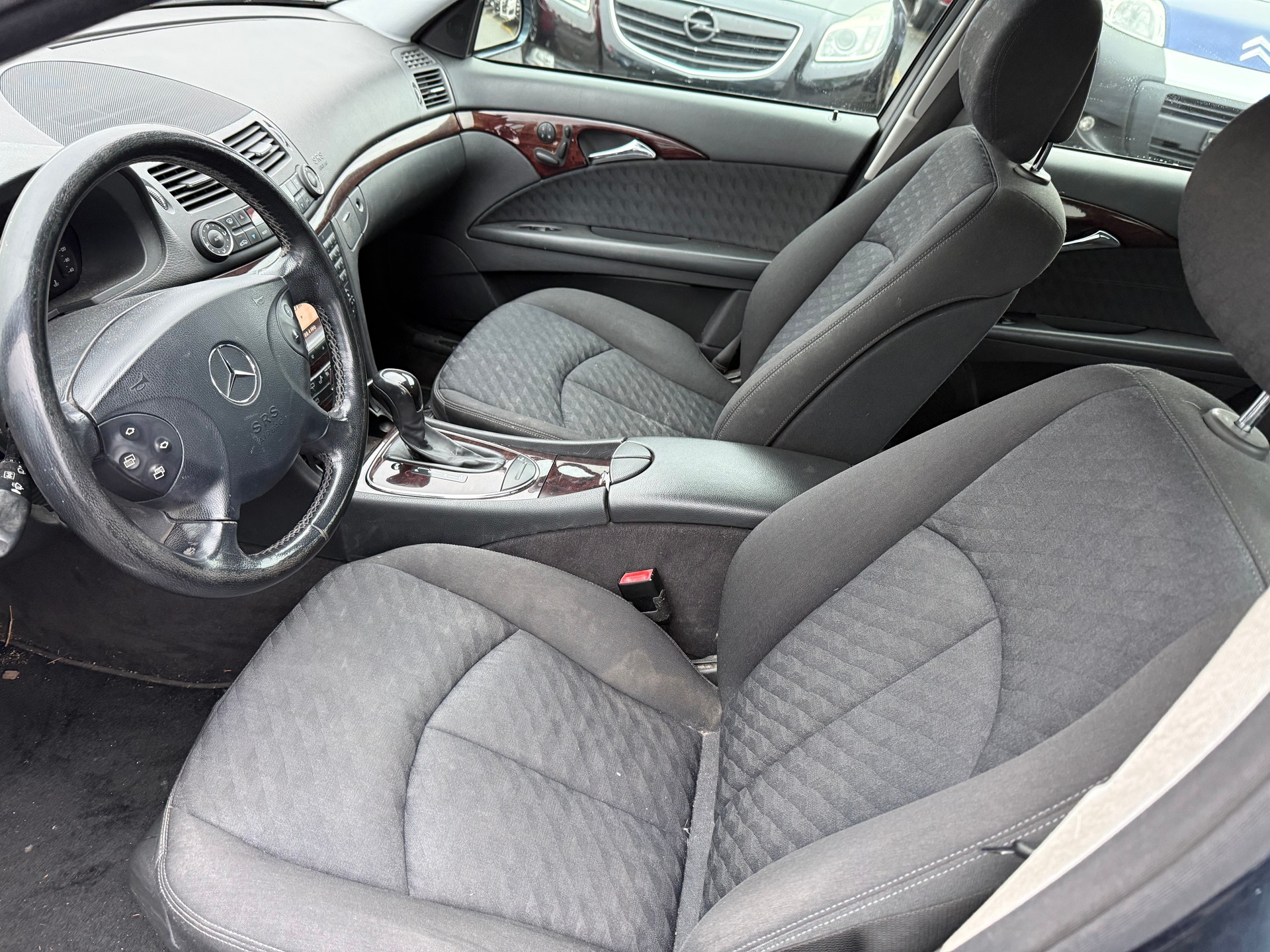 MERCEDES-BENZ E 280 Elégance 4Matic Automatic-image-7