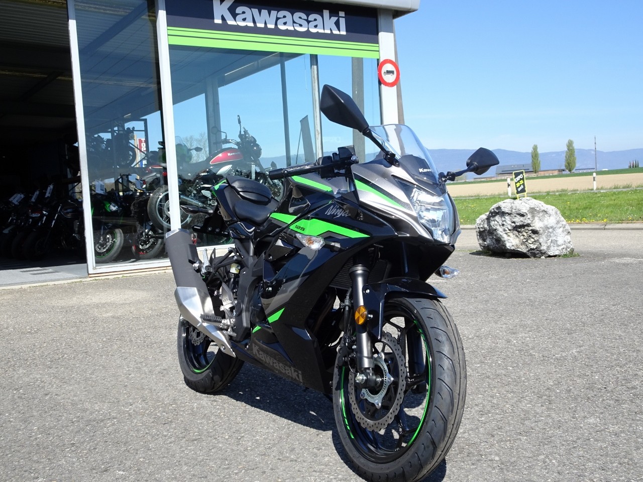 KAWASAKI Ninja 125-image-1