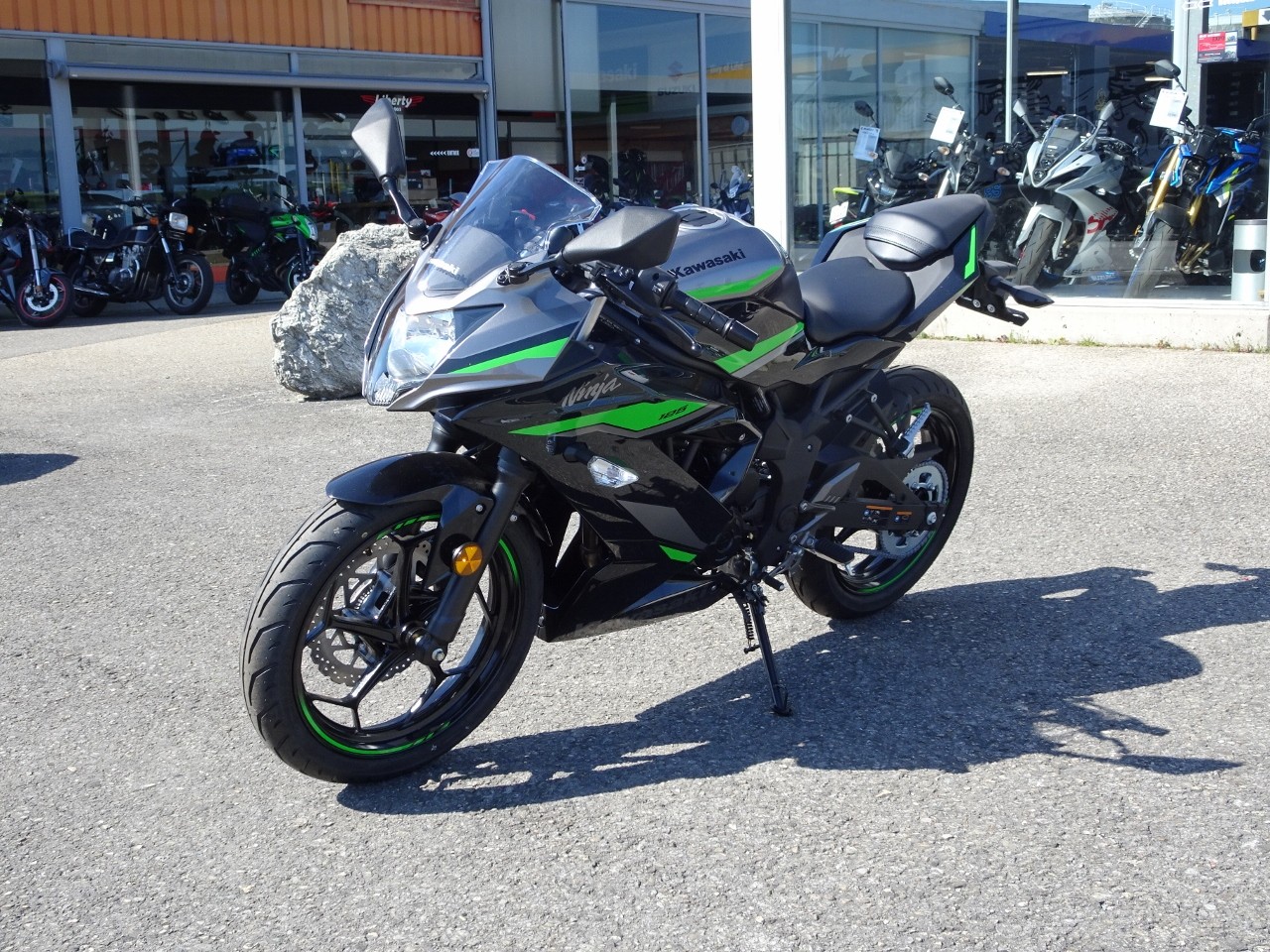 KAWASAKI Ninja 125-image-3