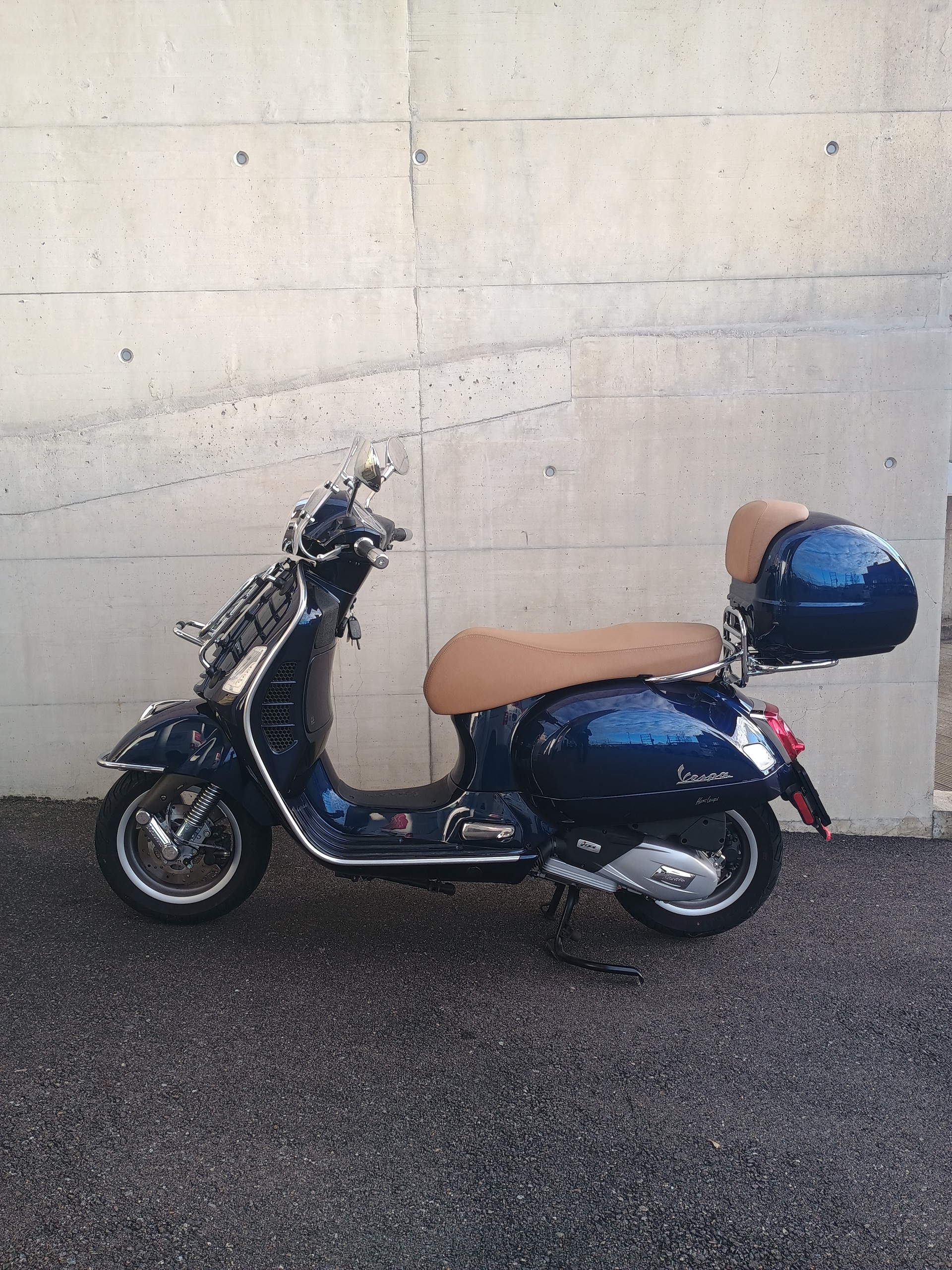 PIAGGIO Vespa GTS 125 i.e ABS-image-0