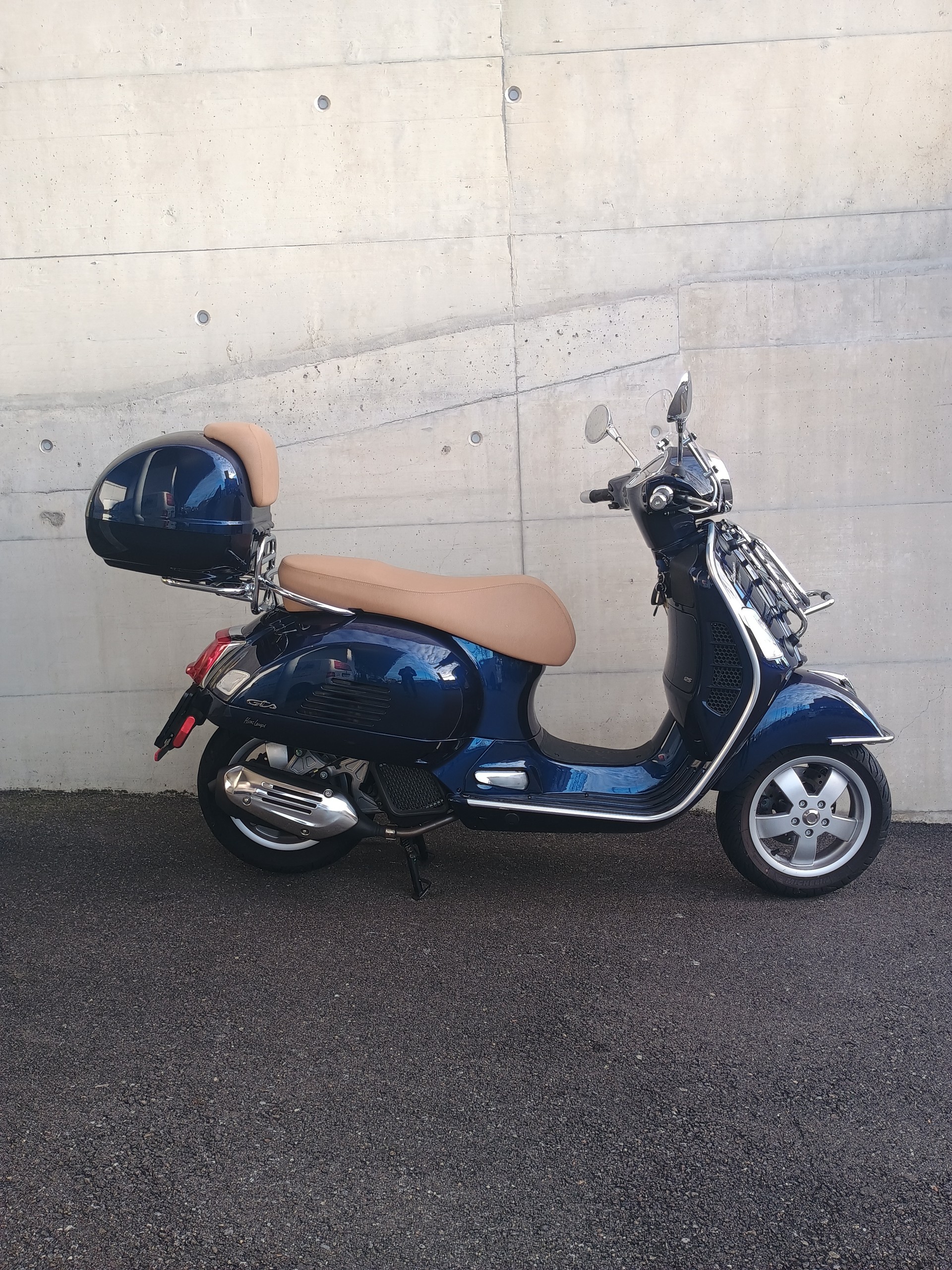 PIAGGIO Vespa GTS 125 i.e ABS-image-2