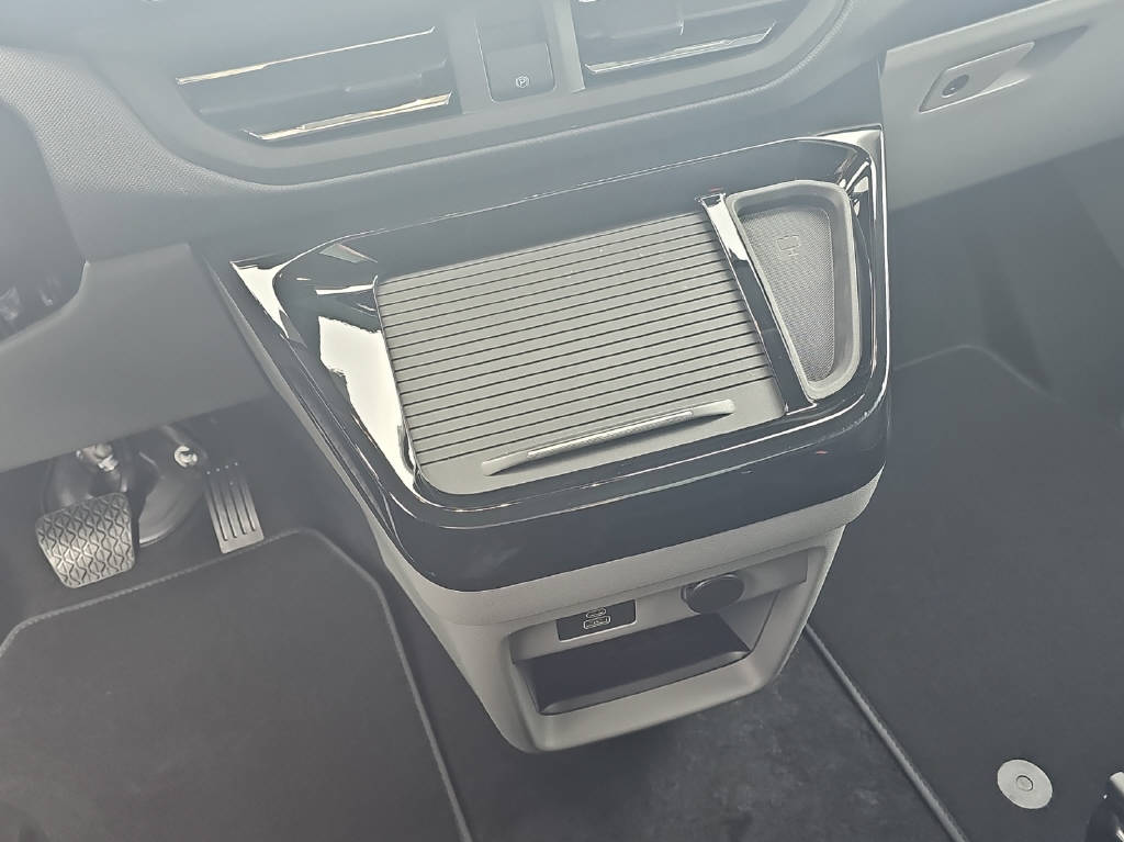 FORD Tourneo Custom 320 L1 2.0 EcoBlue 170 Titanium X 4x4-image-6