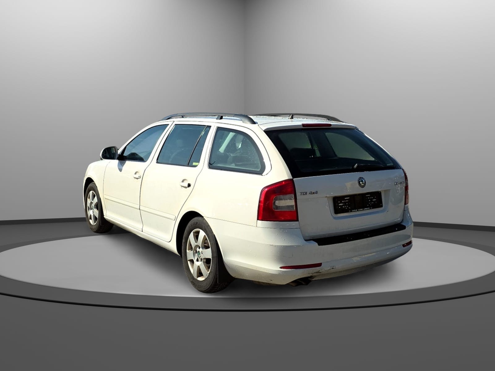 SKODA Octavia Combi 1.6 TDI Adventure 4x4-image-3