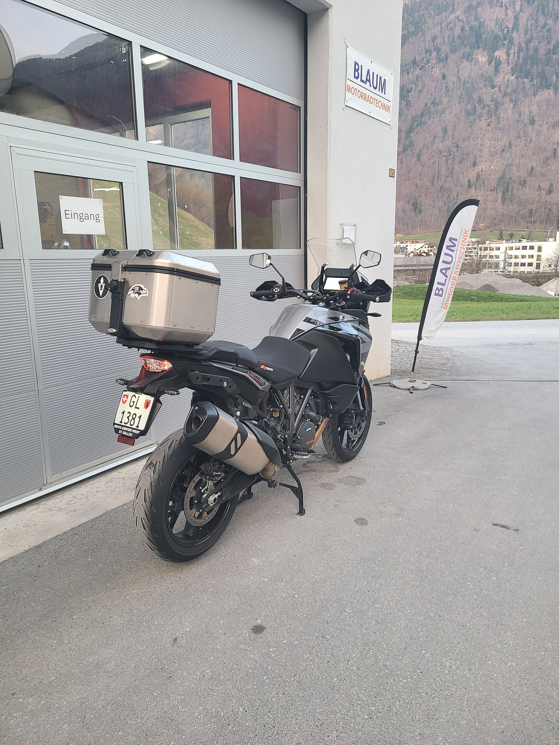 KTM 1290 Super Adventure S ABS-image-2