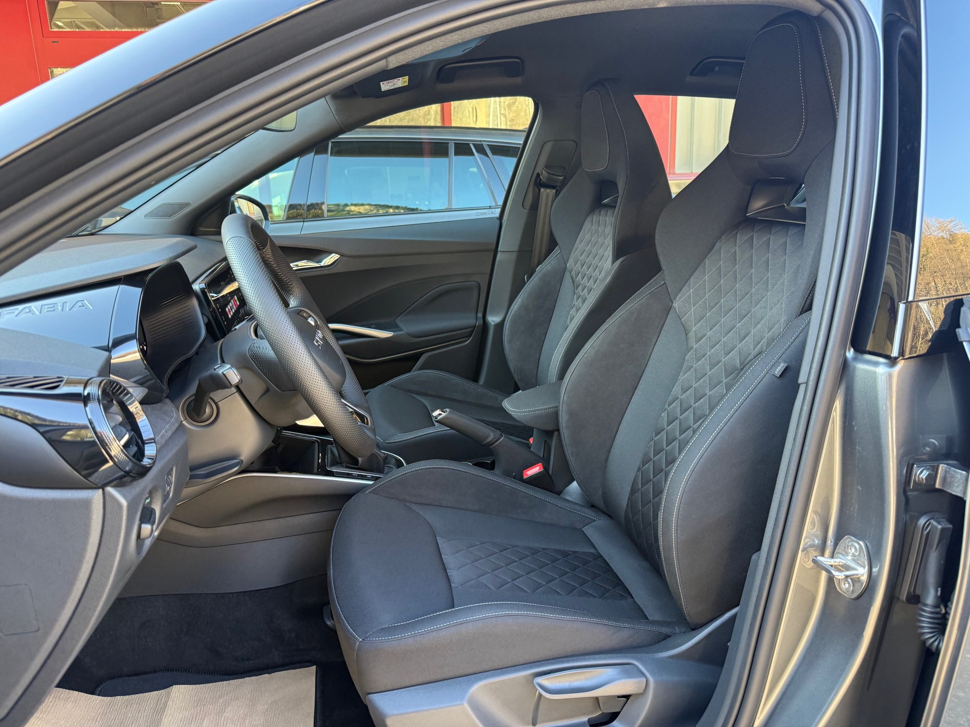 SKODA Fabia 1.0 TSI Selection DSG-image-8