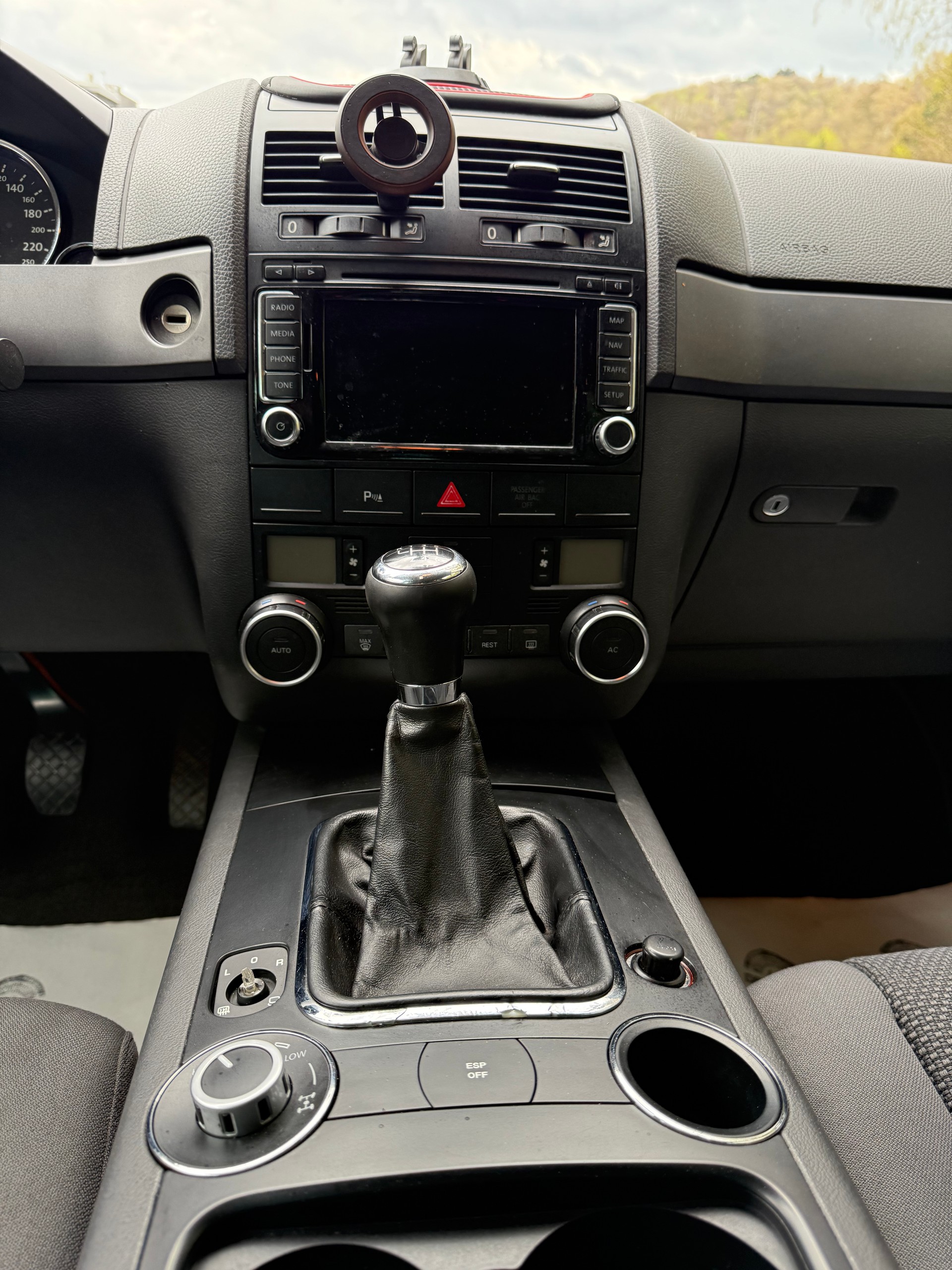 VW Touareg 3.0 TDI-image-7