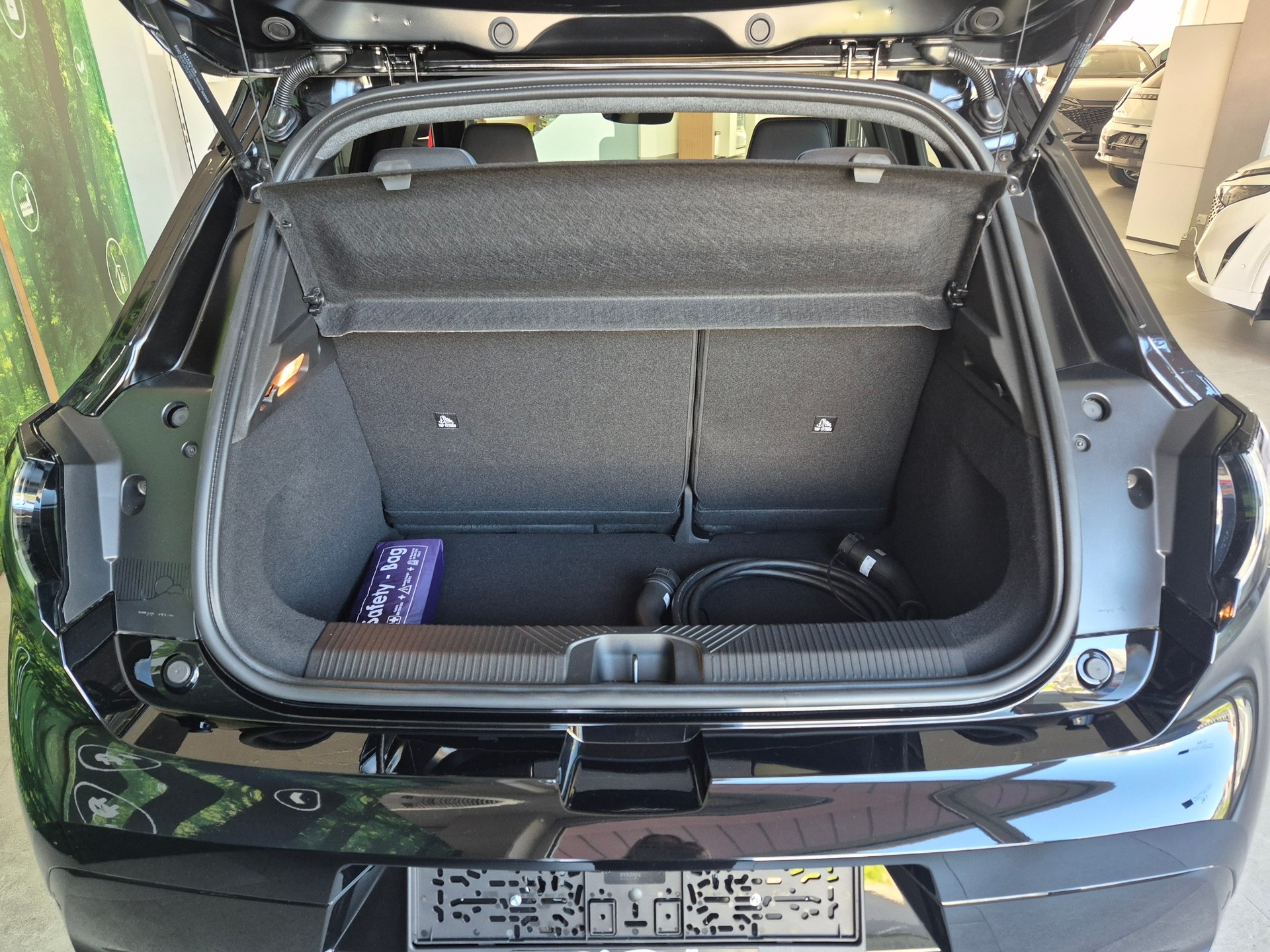 NISSAN Micra 52kWh Evolve-image-4
