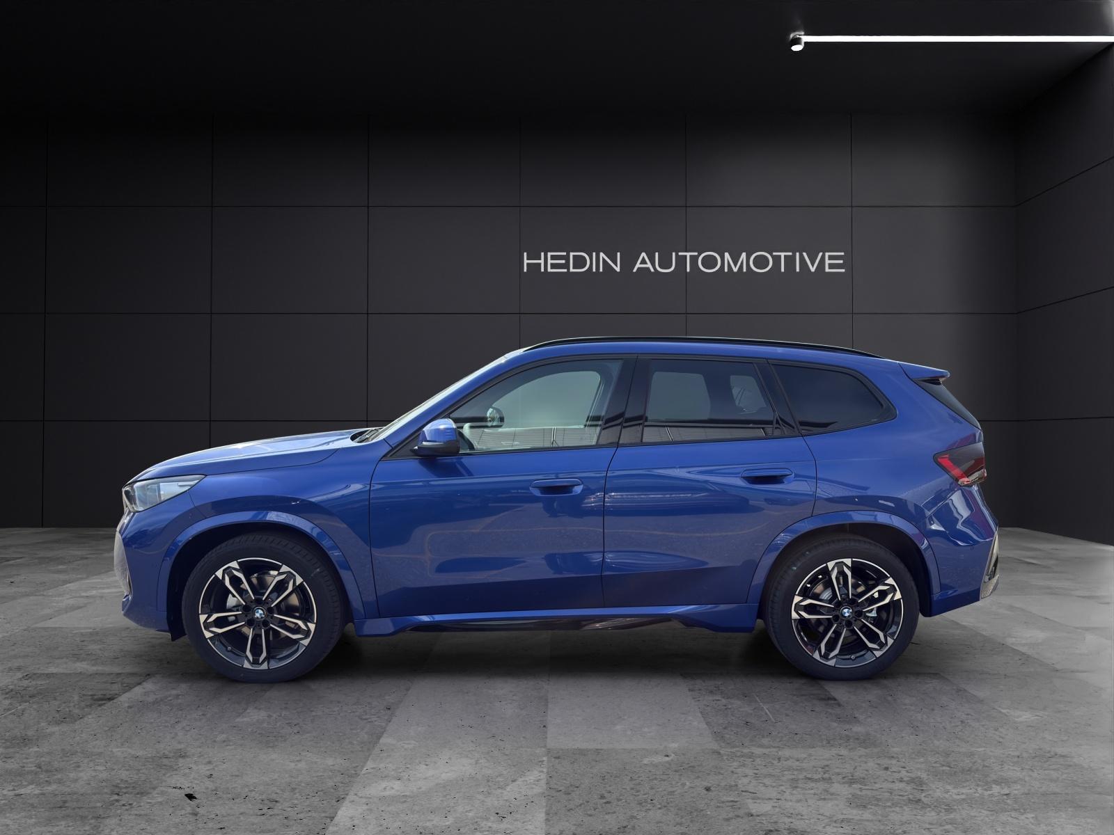 BMW X1 xDrive20d-showroom-element-2