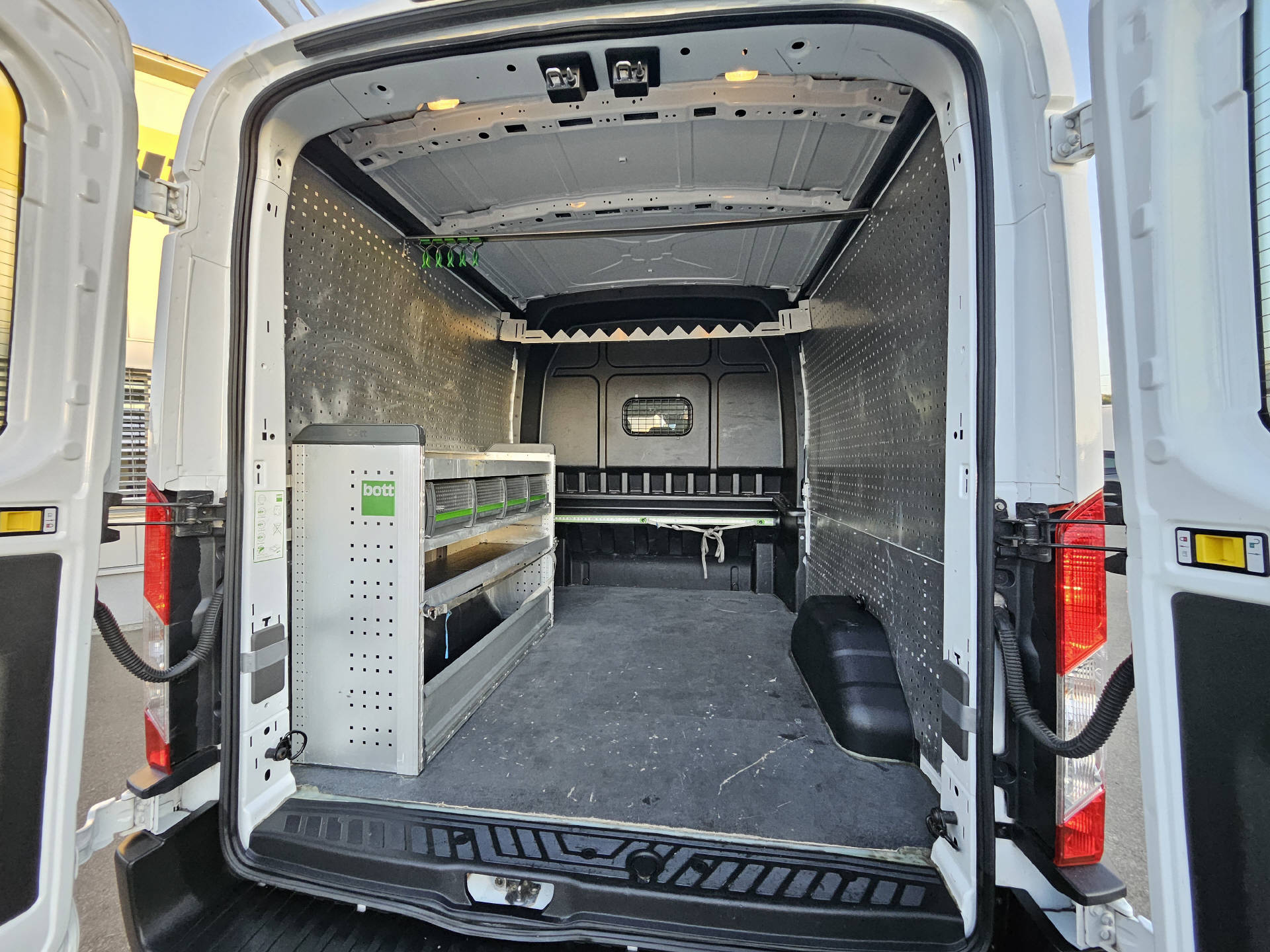 FORD Transit Van 350 L3H2 2.0 EcoBlue 130 Trend MHEV * 6- Plätzer * Tempomat * Klima * AHK * Dachträger *-image-11
