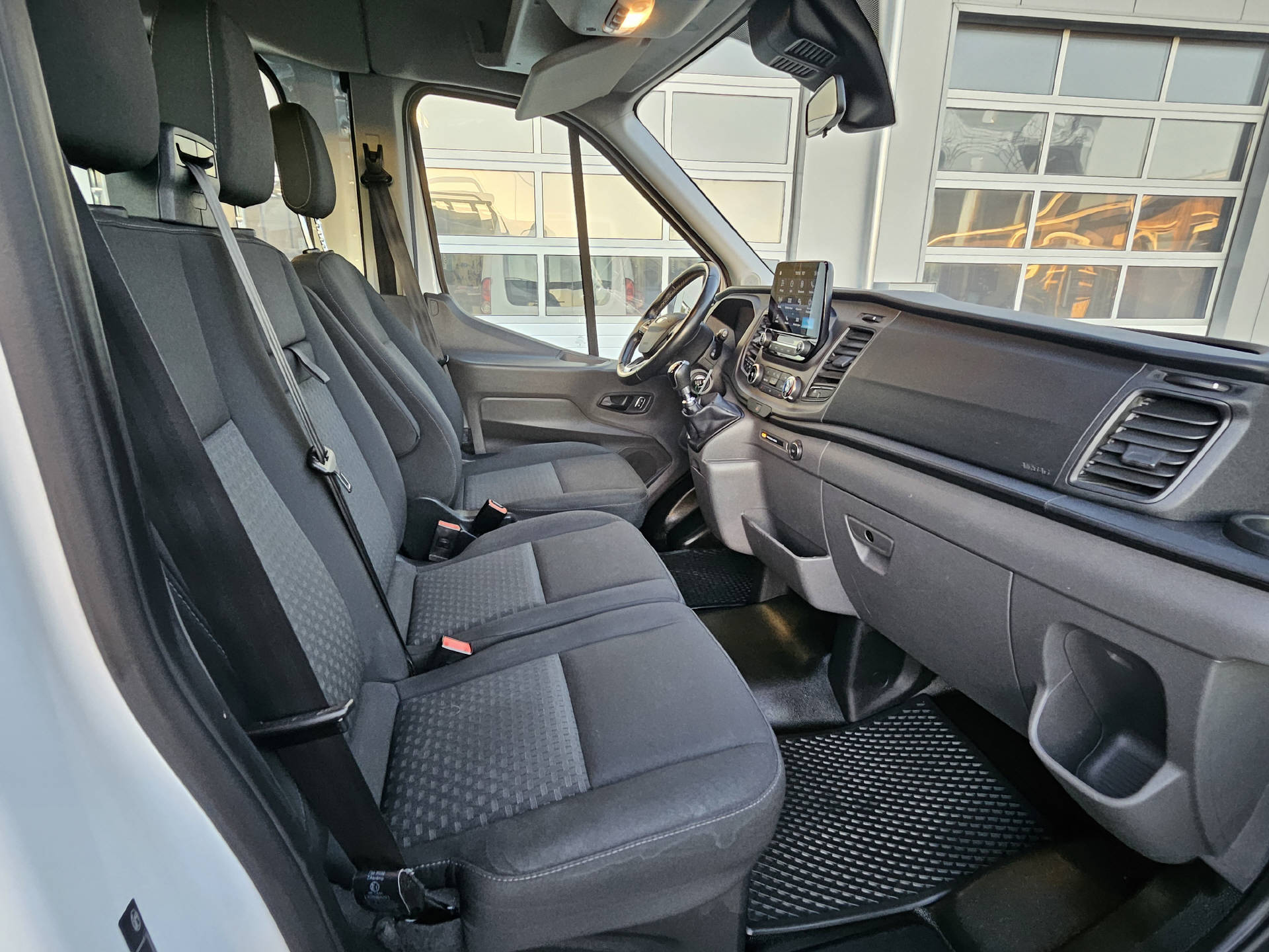 FORD Transit Van 350 L3H2 2.0 EcoBlue 130 Trend MHEV * 6- Plätzer * Tempomat * Klima * AHK * Dachträger *-image-19