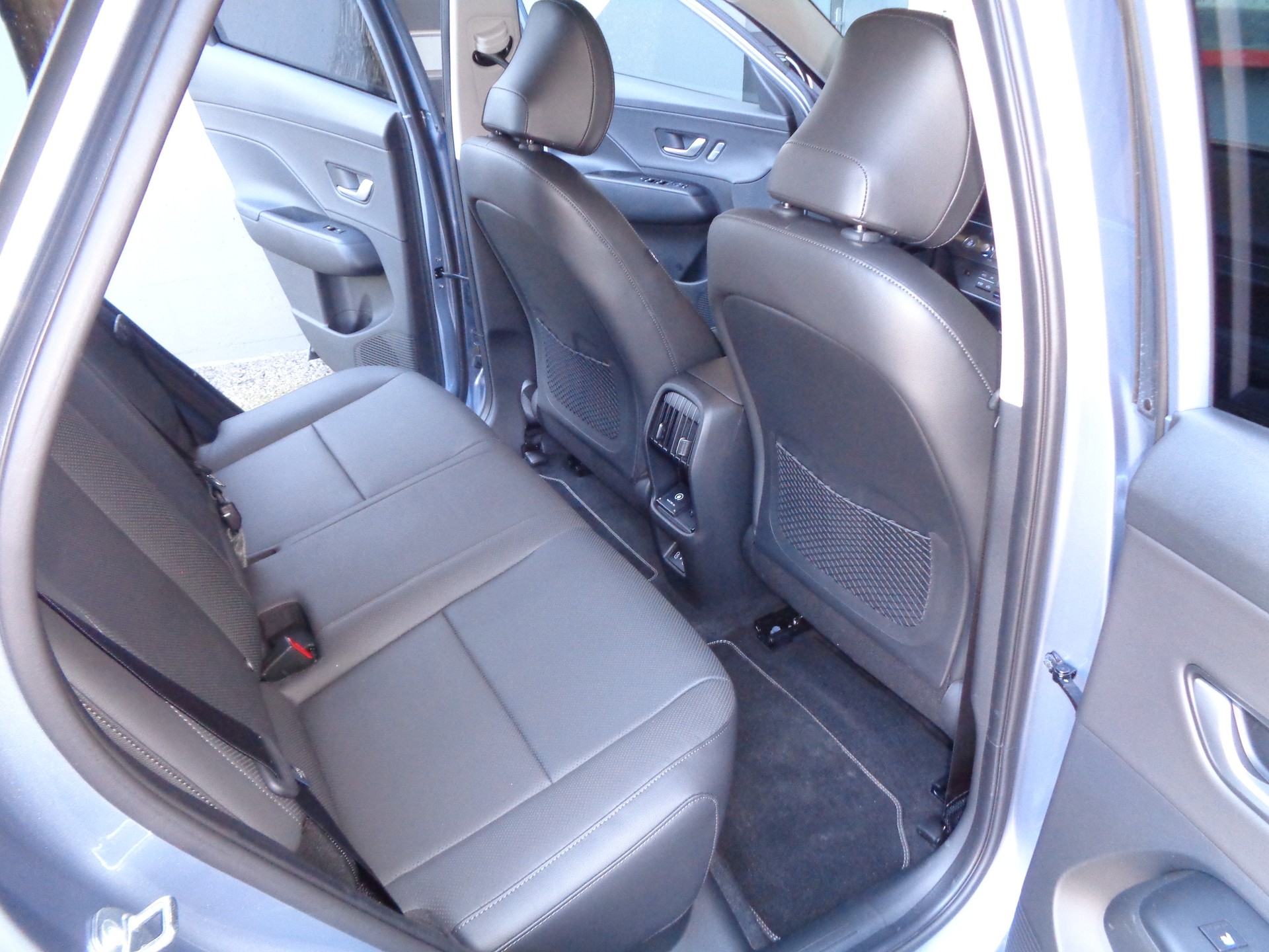 HYUNDAI Kona EV 65.4 kWh Vertex-image-13