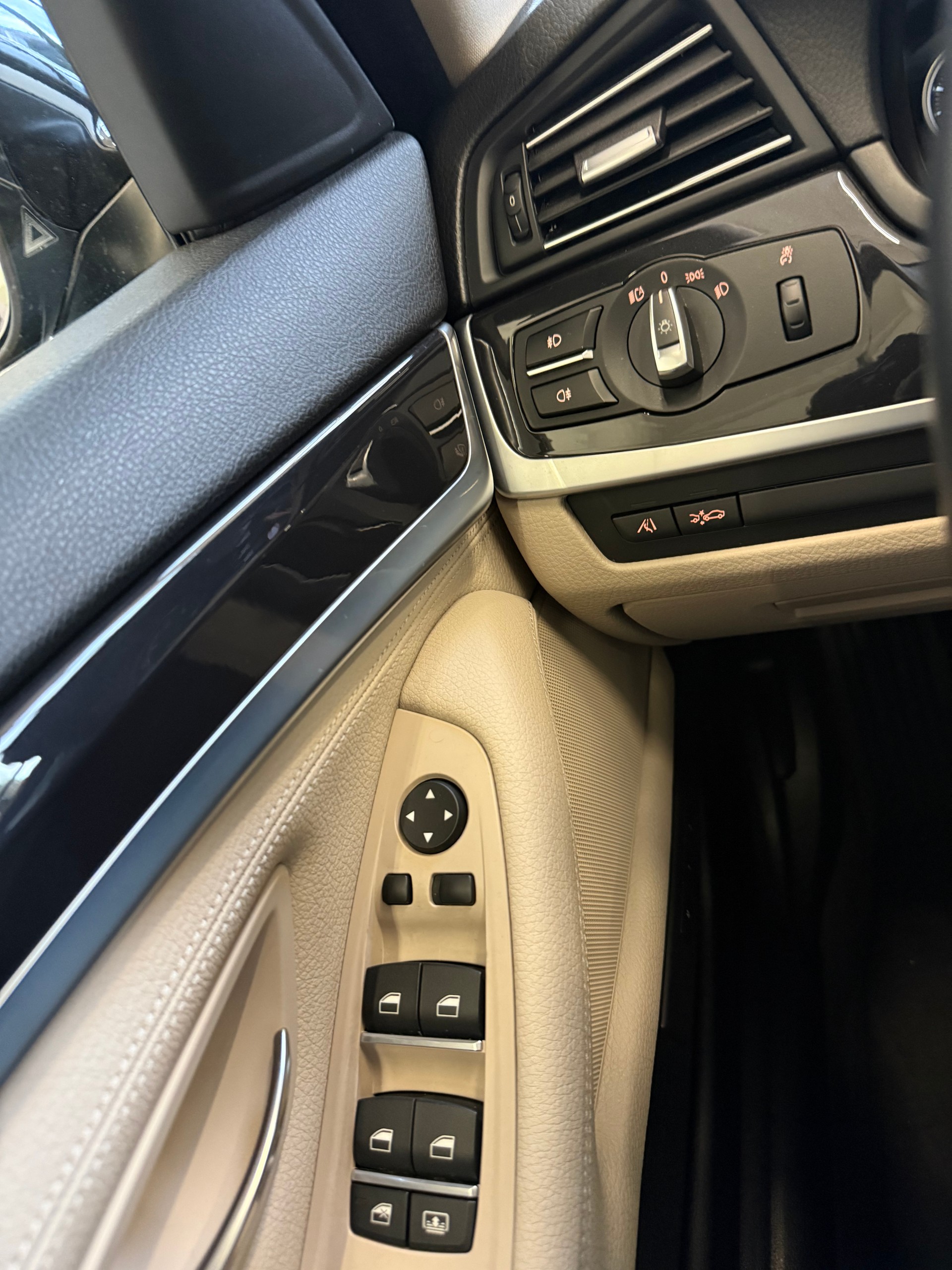BMW 530d xDrive Steptronic-image-13