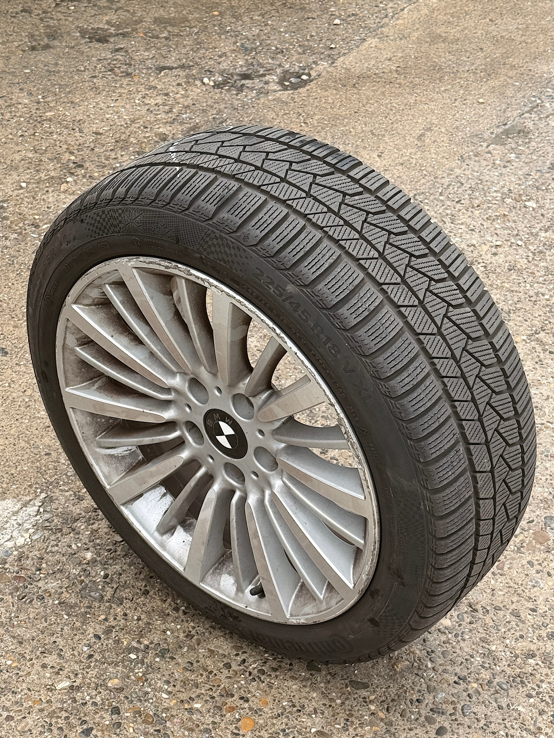 BMW 335i xDrive Touring Luxury Steptronic I ab MFK + Service I CH FZ I Garantie inkl. I 8-fach BMW Räder I DAB-image-12