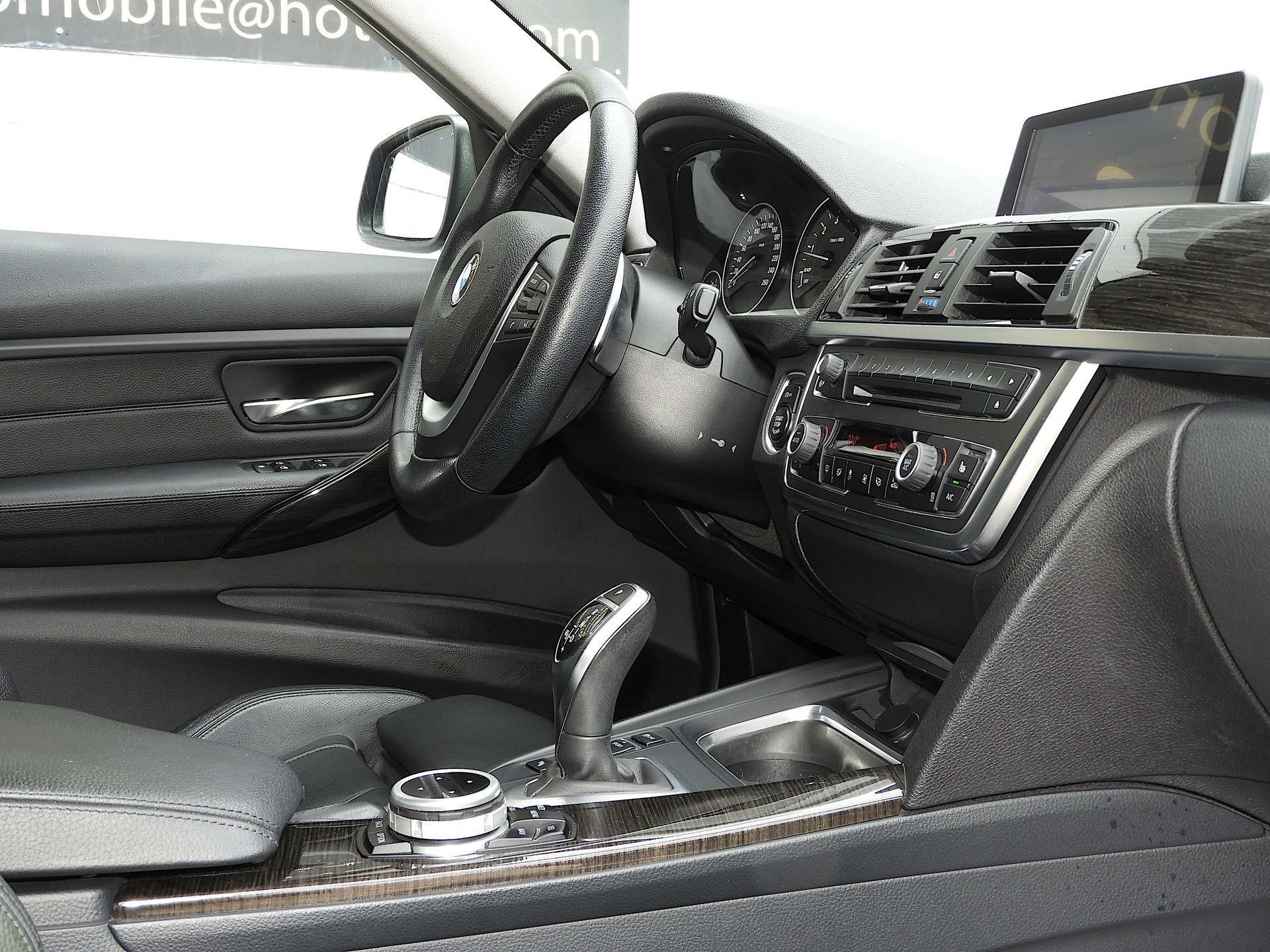 BMW 335i xDrive Touring Luxury Steptronic I ab MFK + Service I CH FZ I Garantie inkl. I 8-fach BMW Räder I DAB-image-9