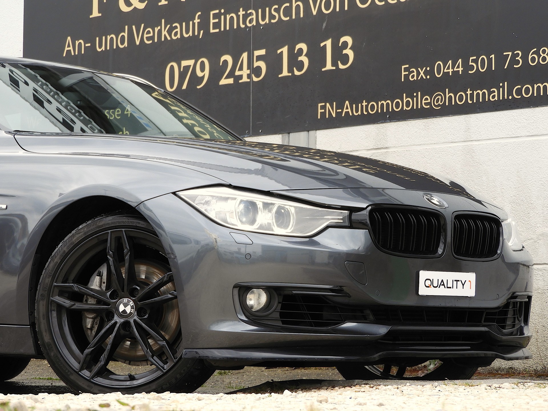 BMW 335i xDrive Touring Luxury Steptronic I ab MFK + Service I CH FZ I Garantie inkl. I 8-fach BMW Räder I DAB-image-3