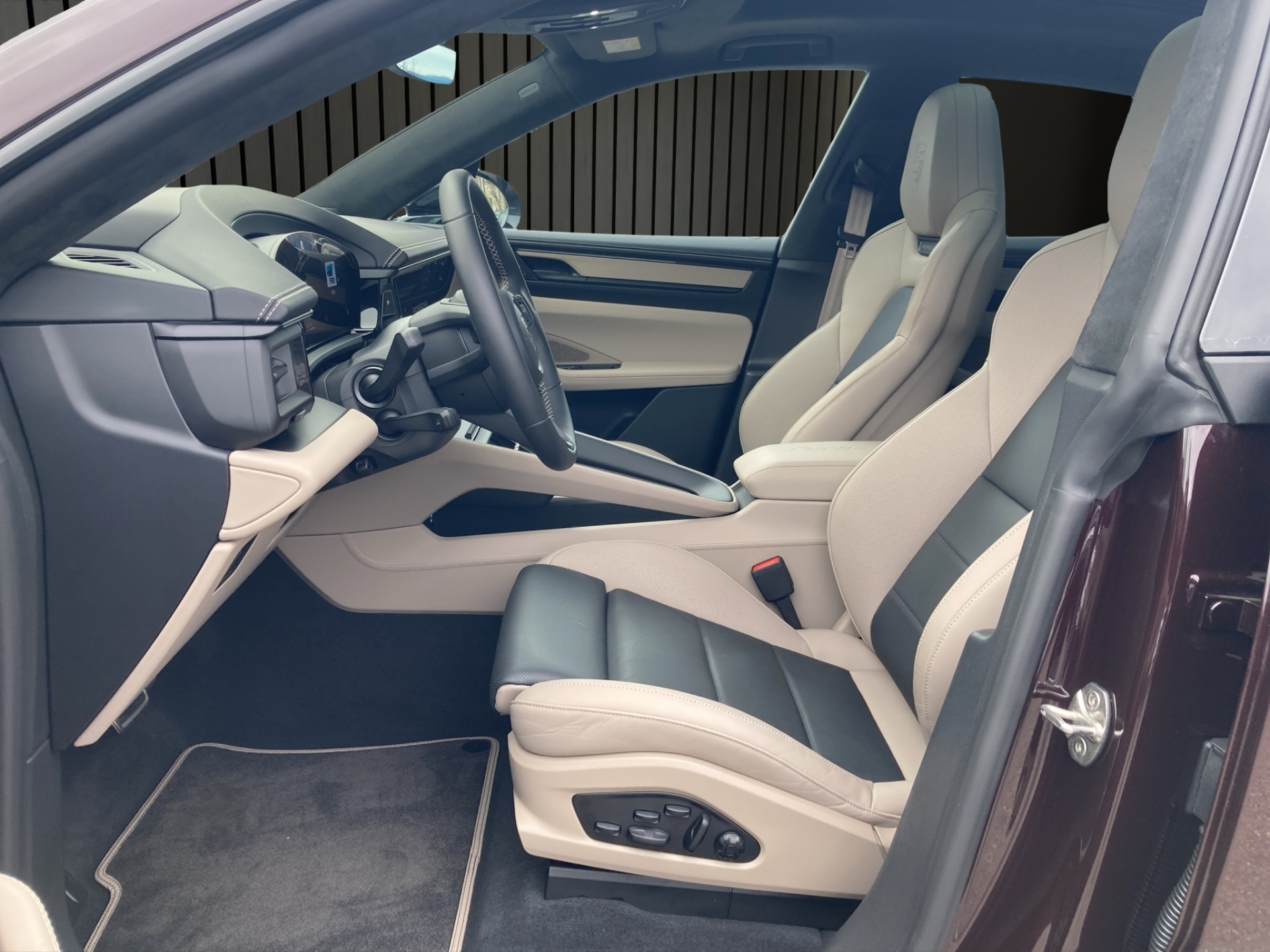 PORSCHE Macan Turbo-image-8