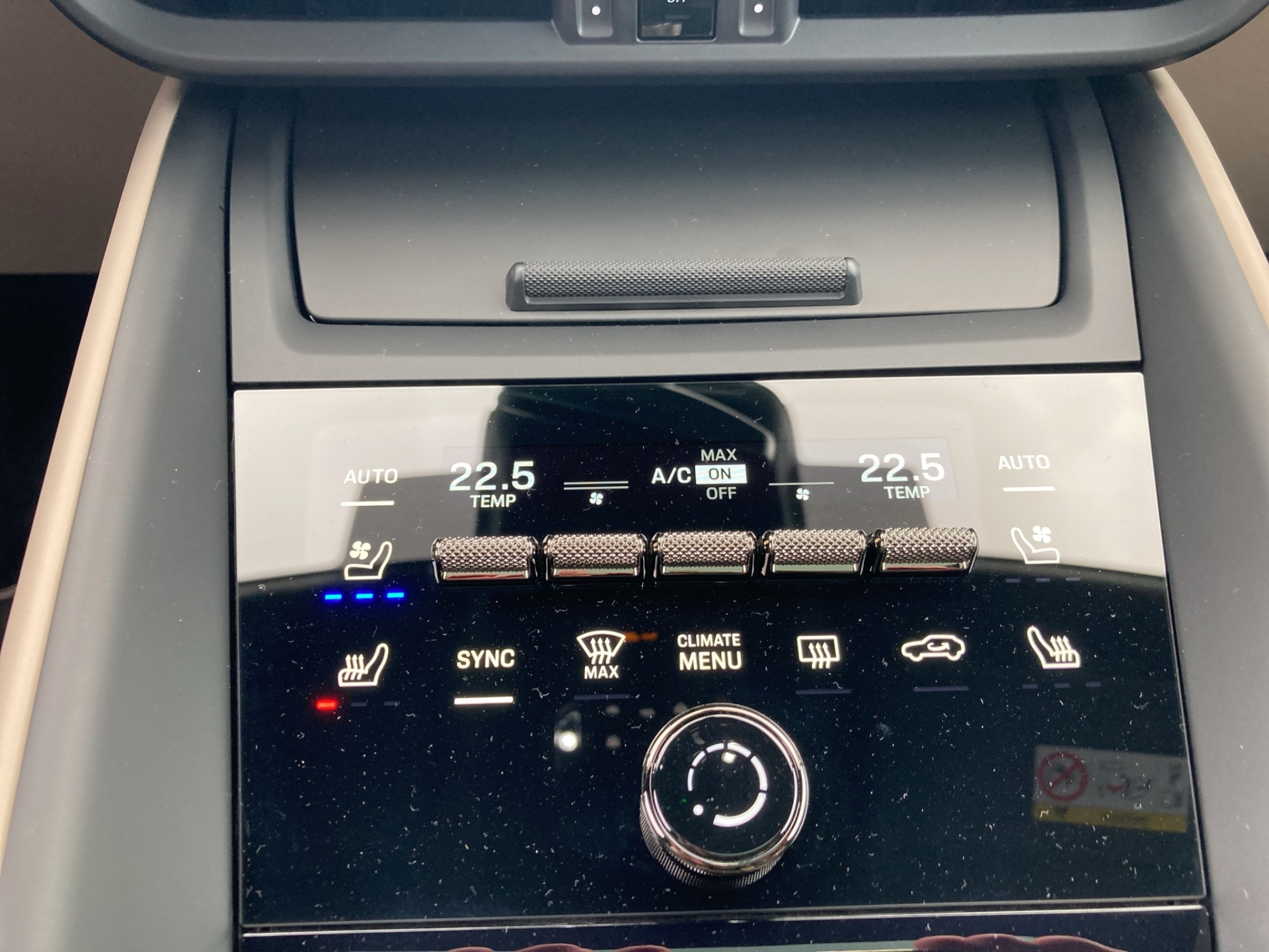 PORSCHE Macan Turbo-image-13