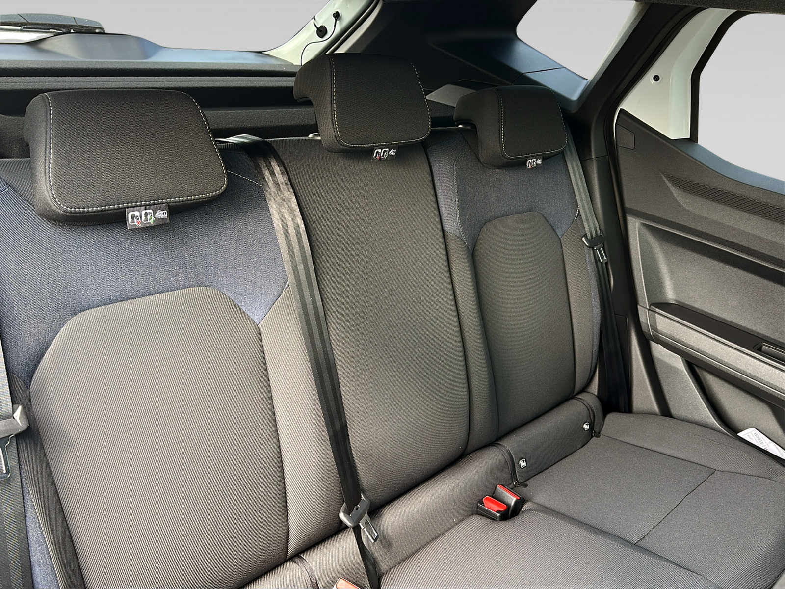 DACIA DUSTER Journey hybrid 155-image-11