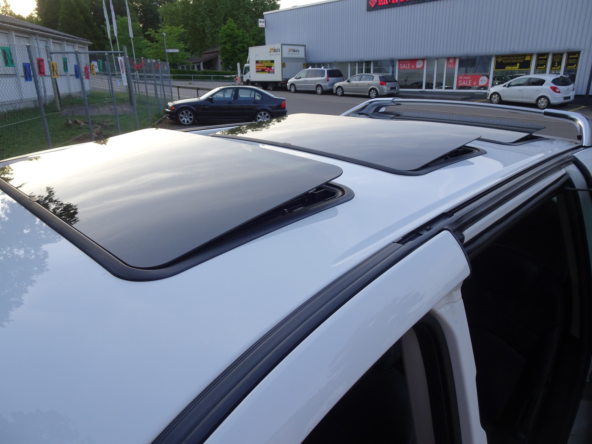 PEUGEOT 807 2.0 16V HDi Family+-image-11