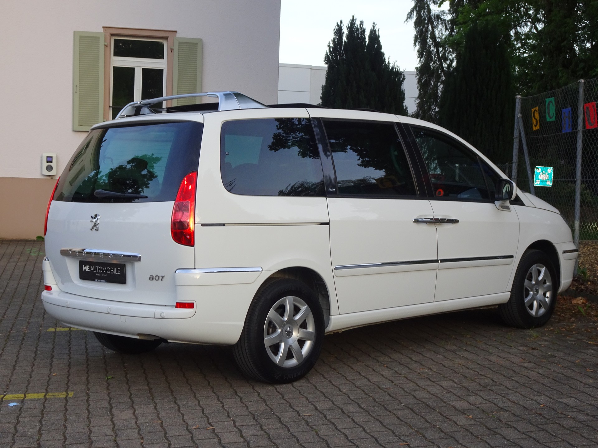 PEUGEOT 807 2.0 16V HDi Family+-image-3