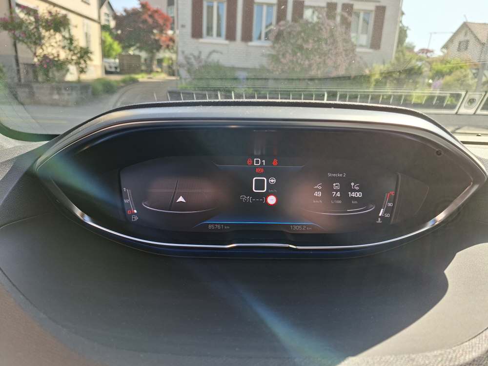 PEUGEOT 5008 1.6 PureTech GT Pack-image-21