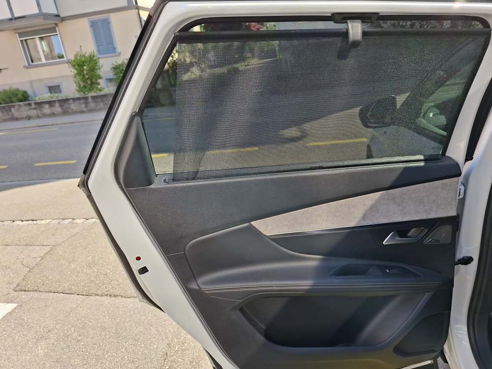 PEUGEOT 5008 1.6 PureTech GT Pack-image-10