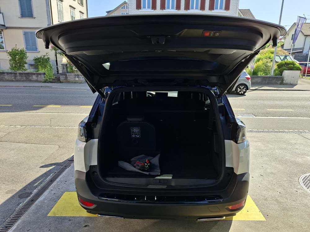 PEUGEOT 5008 1.6 PureTech GT Pack-image-8