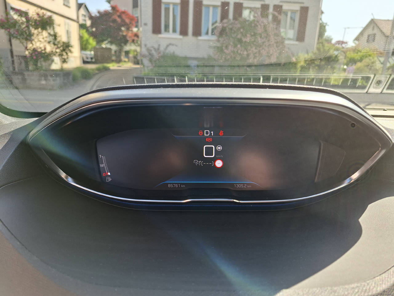 PEUGEOT 5008 1.6 PureTech GT Pack-image-22