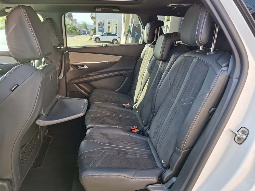 PEUGEOT 5008 1.6 PureTech GT Pack-image-7