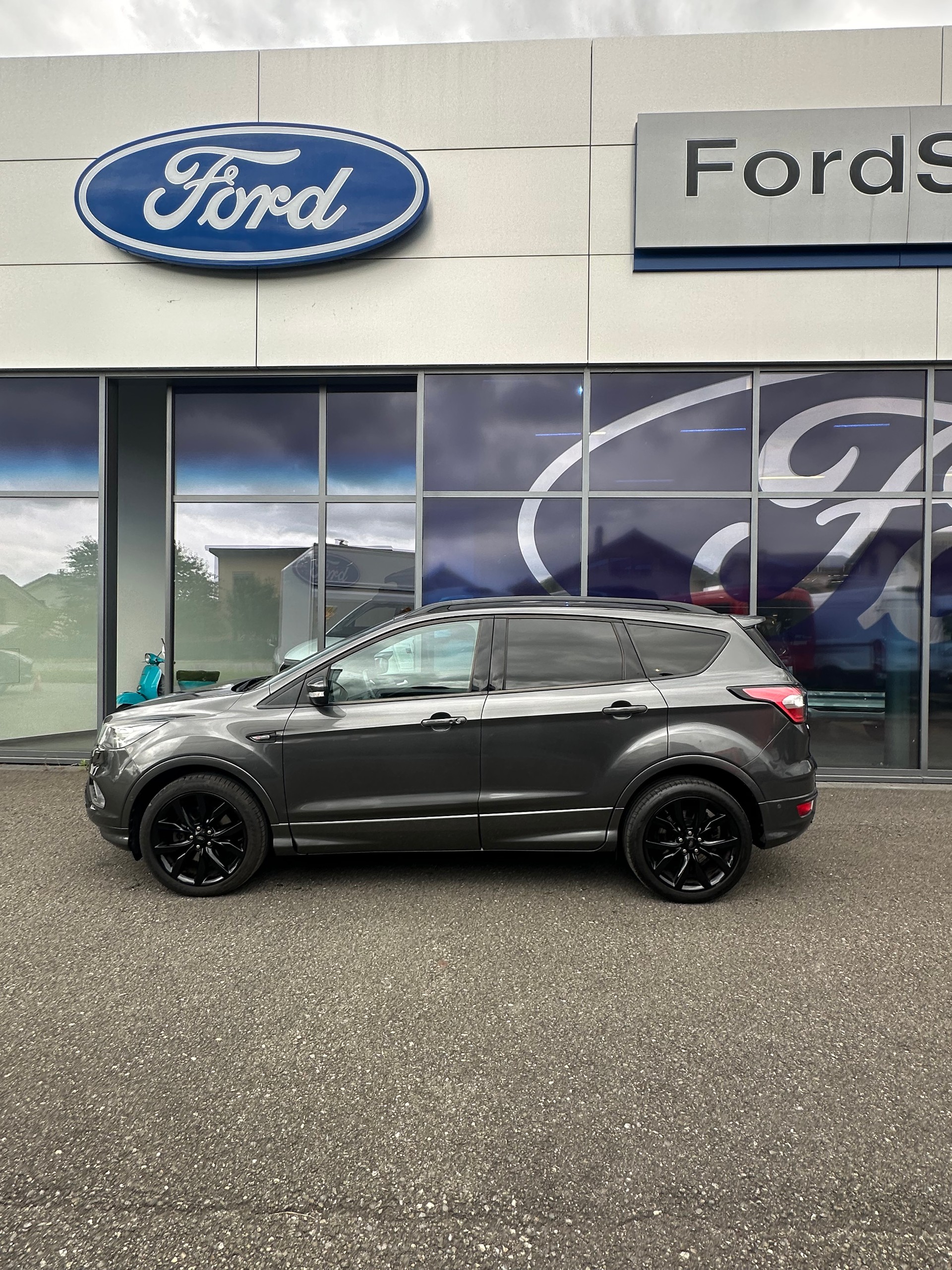 FORD Kuga 2.0 TDCi 120 ST-Line FPS-image-2