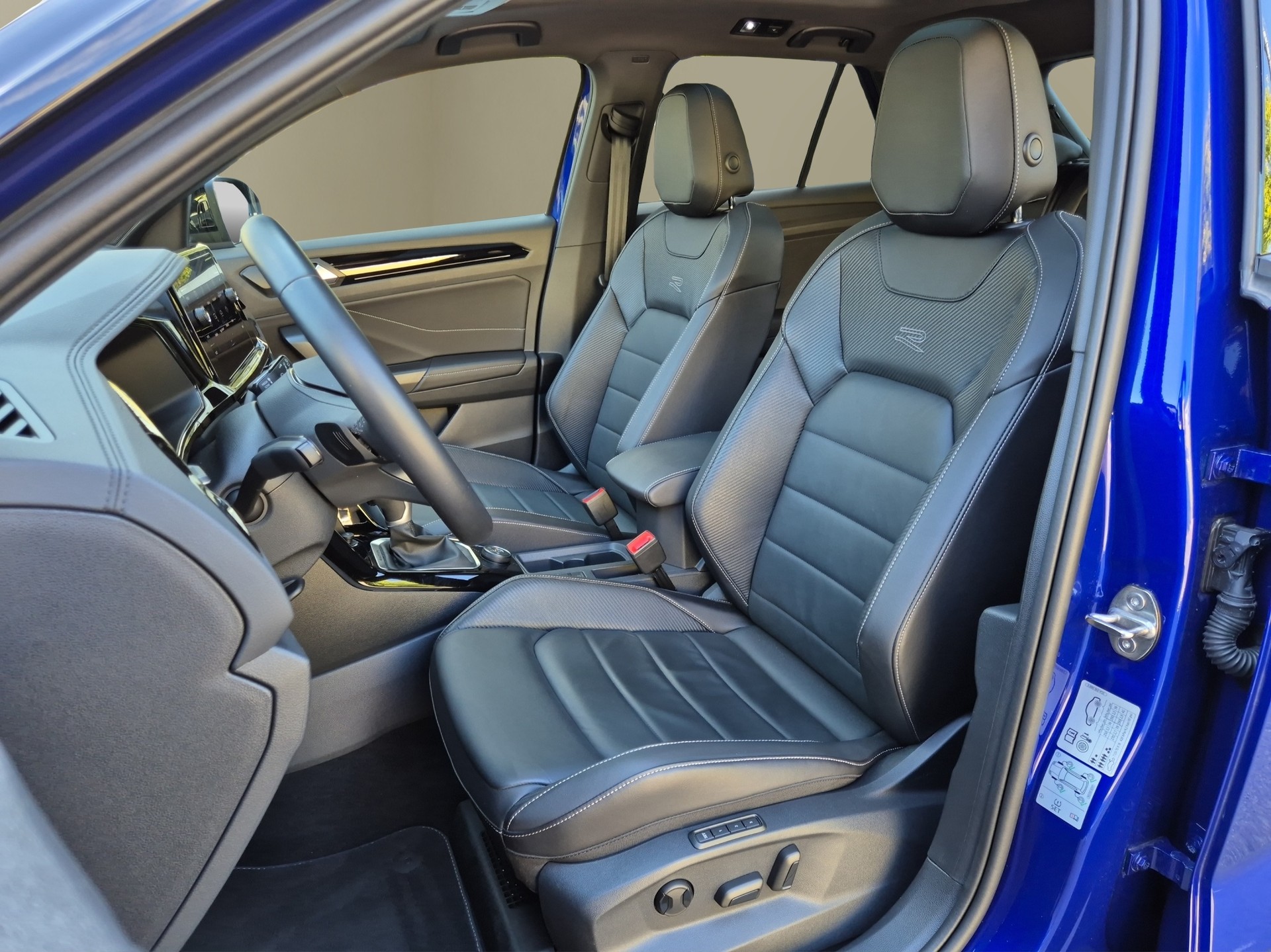 VW T-Roc 2.0 TSI R-Line DSG 4Motion-image-8
