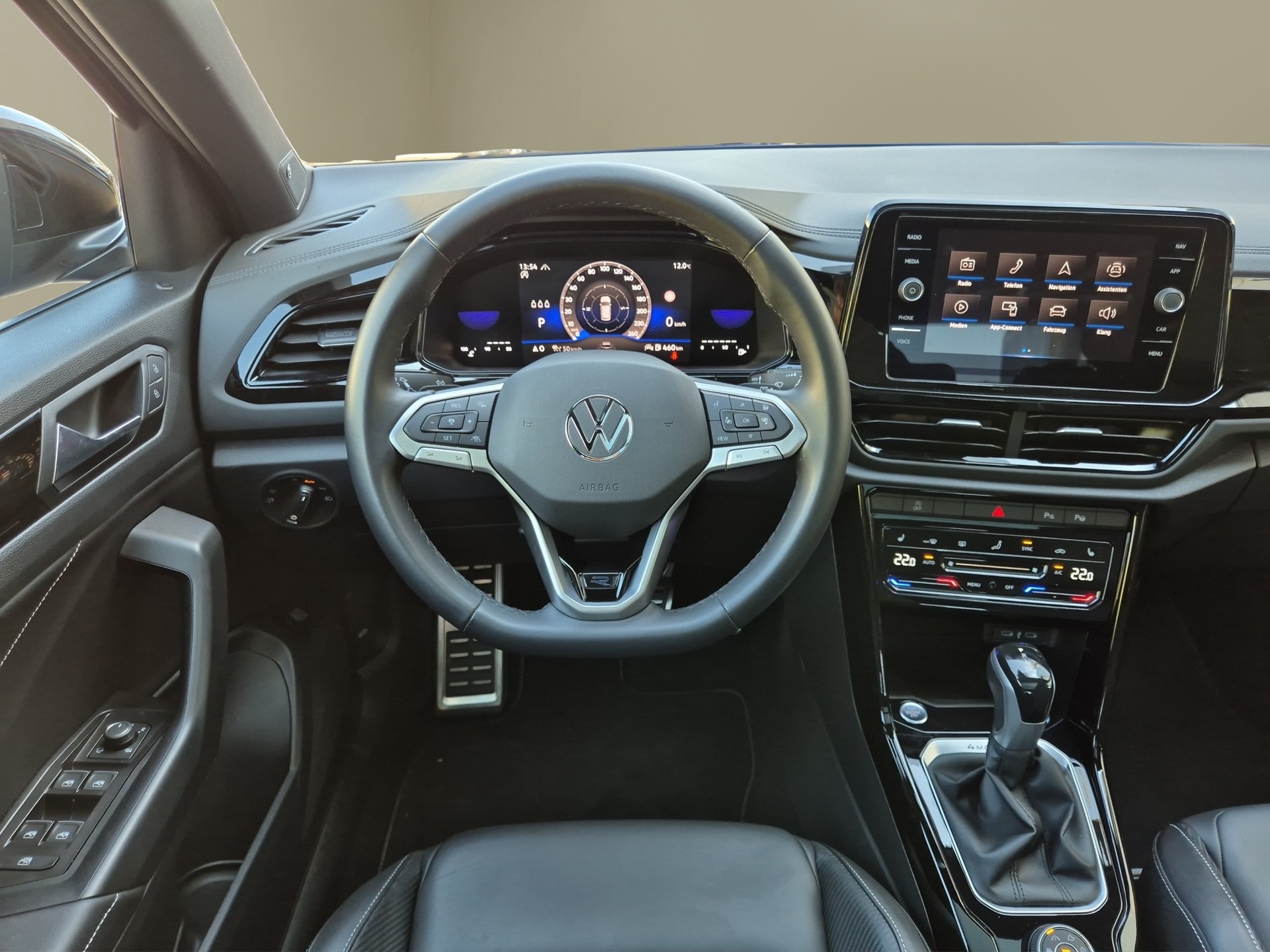 VW T-Roc 2.0 TSI R-Line DSG 4Motion-image-11