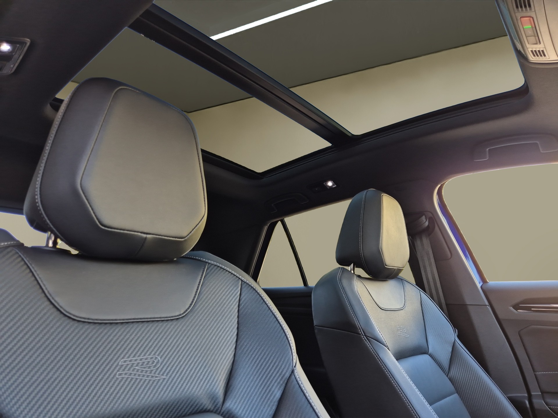VW T-Roc 2.0 TSI R-Line DSG 4Motion-image-22