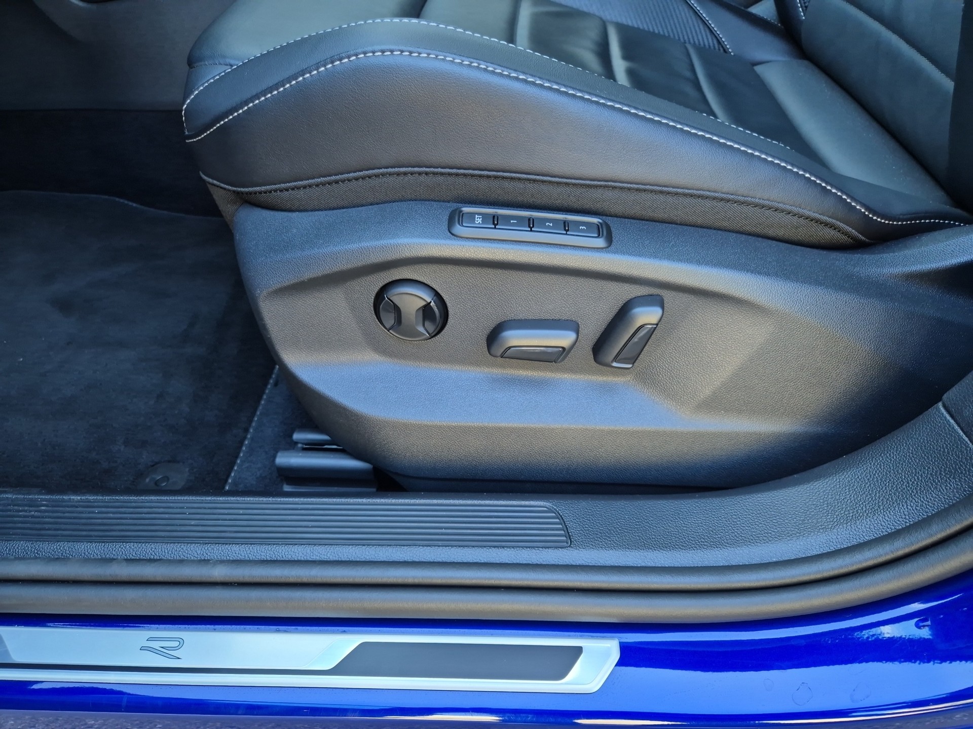 VW T-Roc 2.0 TSI R-Line DSG 4Motion-image-9