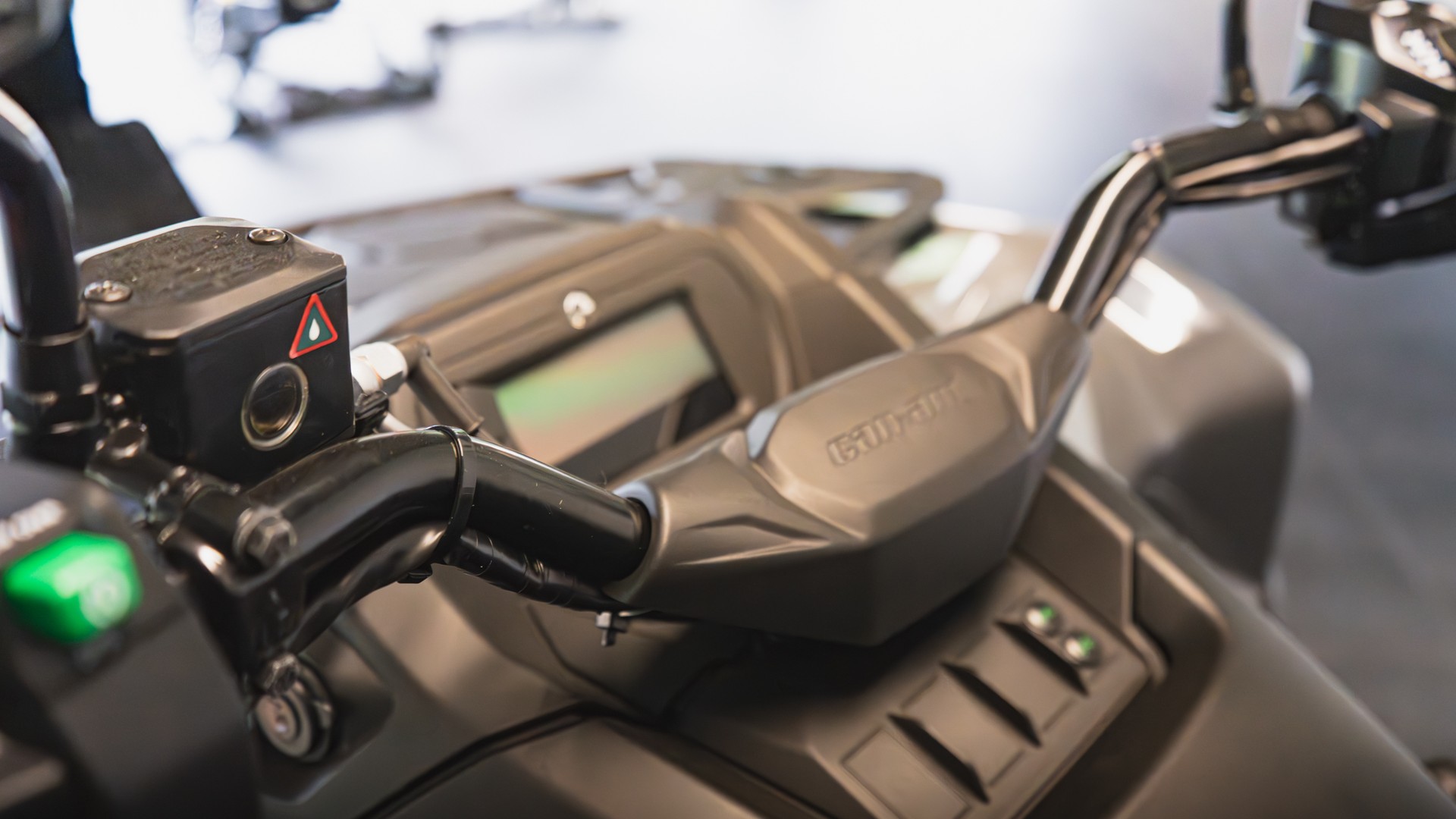CAN-AM 700 Max DPS ABS T-image-8