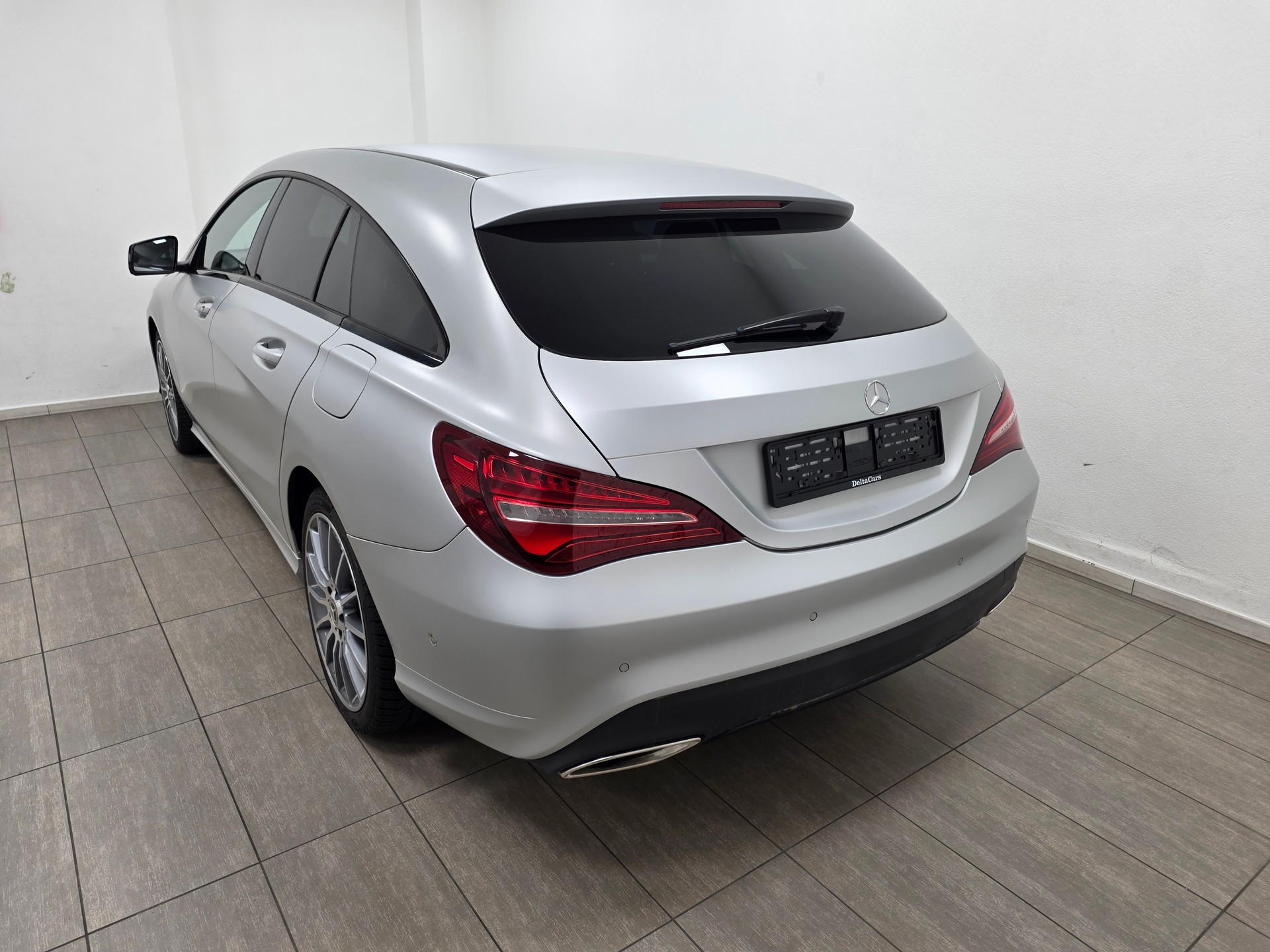 MERCEDES-BENZ CLA Shooting Brake 200 d AMG Line 4Matic 7G-DCT-image-4