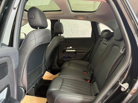 MERCEDES-BENZ B 200 Night Star 7G-DCT-image-5