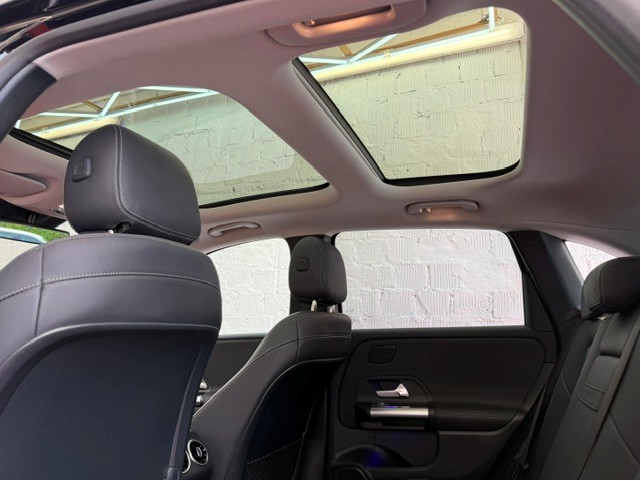 MERCEDES-BENZ B 200 Night Star 7G-DCT-image-12