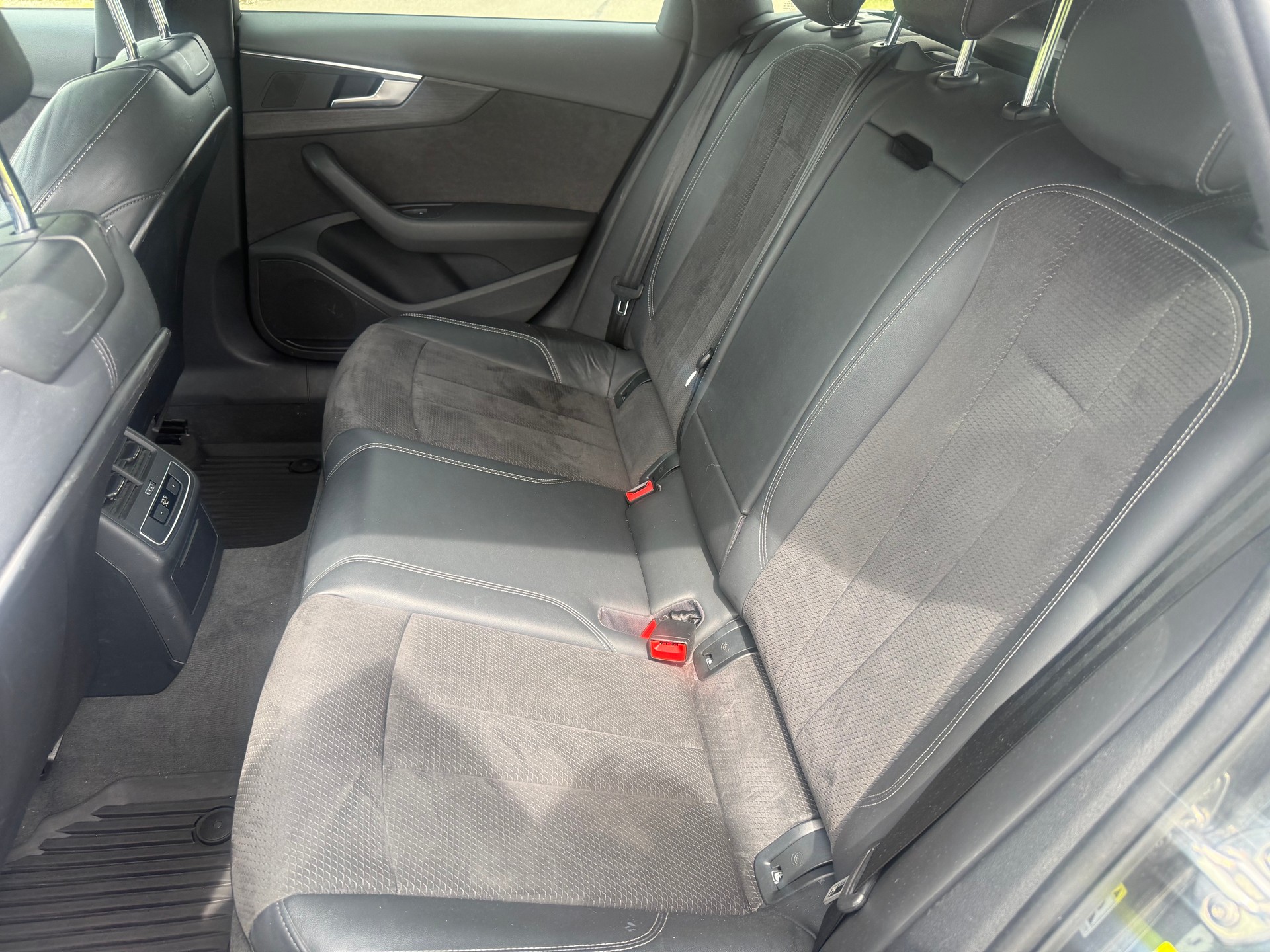 AUDI A4 Avant 3.0 TDI quattro tiptronic-image-9