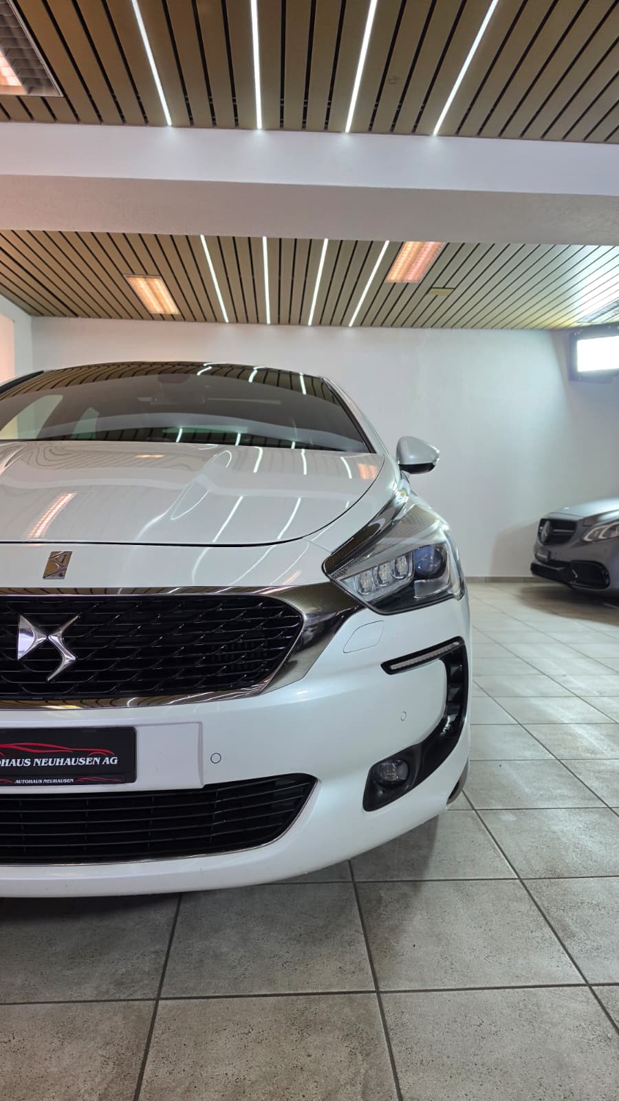 DS AUTOMOBILES DS5 2.0 e-HDi SO Chic Automatic, Top Zustand, Schweizer Fahrzeug, Frisch ab MFK und Frisch ab Service-showroom-element-2
