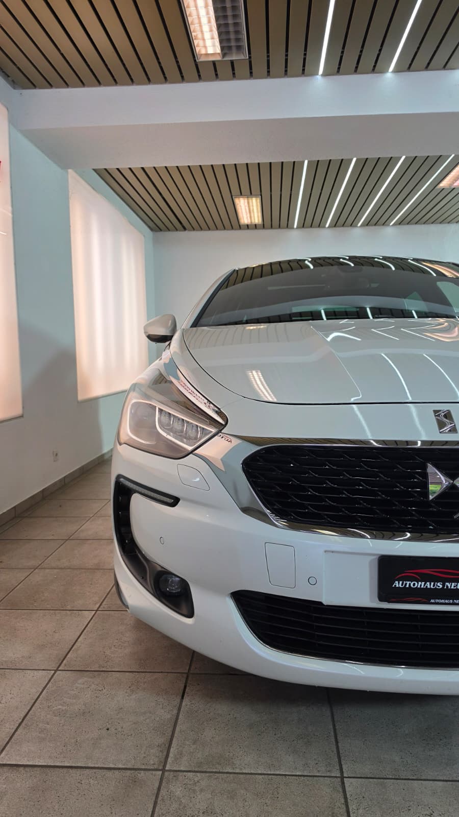 DS AUTOMOBILES DS5 2.0 e-HDi SO Chic Automatic, Top Zustand, Schweizer Fahrzeug, Frisch ab MFK und Frisch ab Service-showroom-element-3