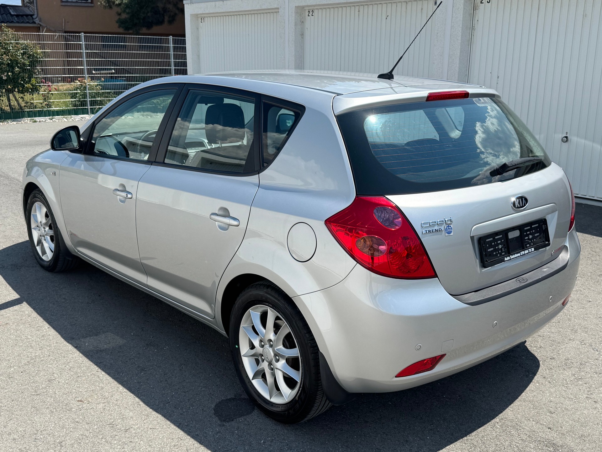 KIA Cee'd 2.0 16V Style-image-3