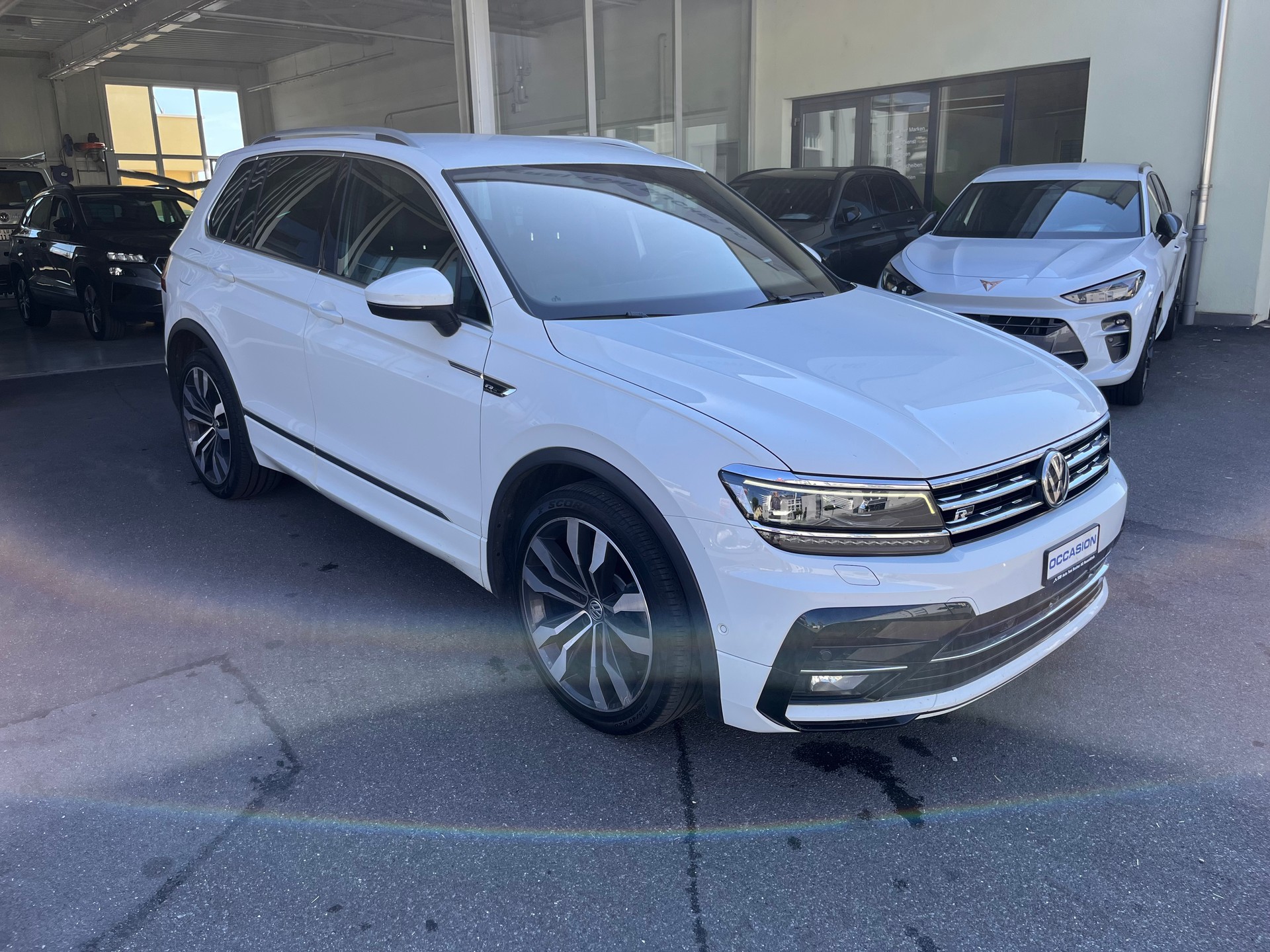 VW Tiguan 2.0TSI Highline 4Motion DSG-showroom-element-1