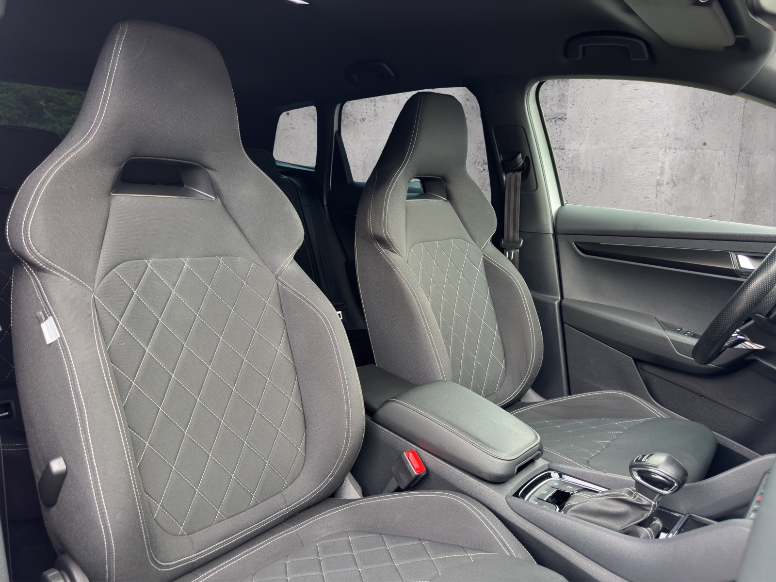 SKODA Karoq 2.0 TDI CR Ambition 4x4 DSG-image-12