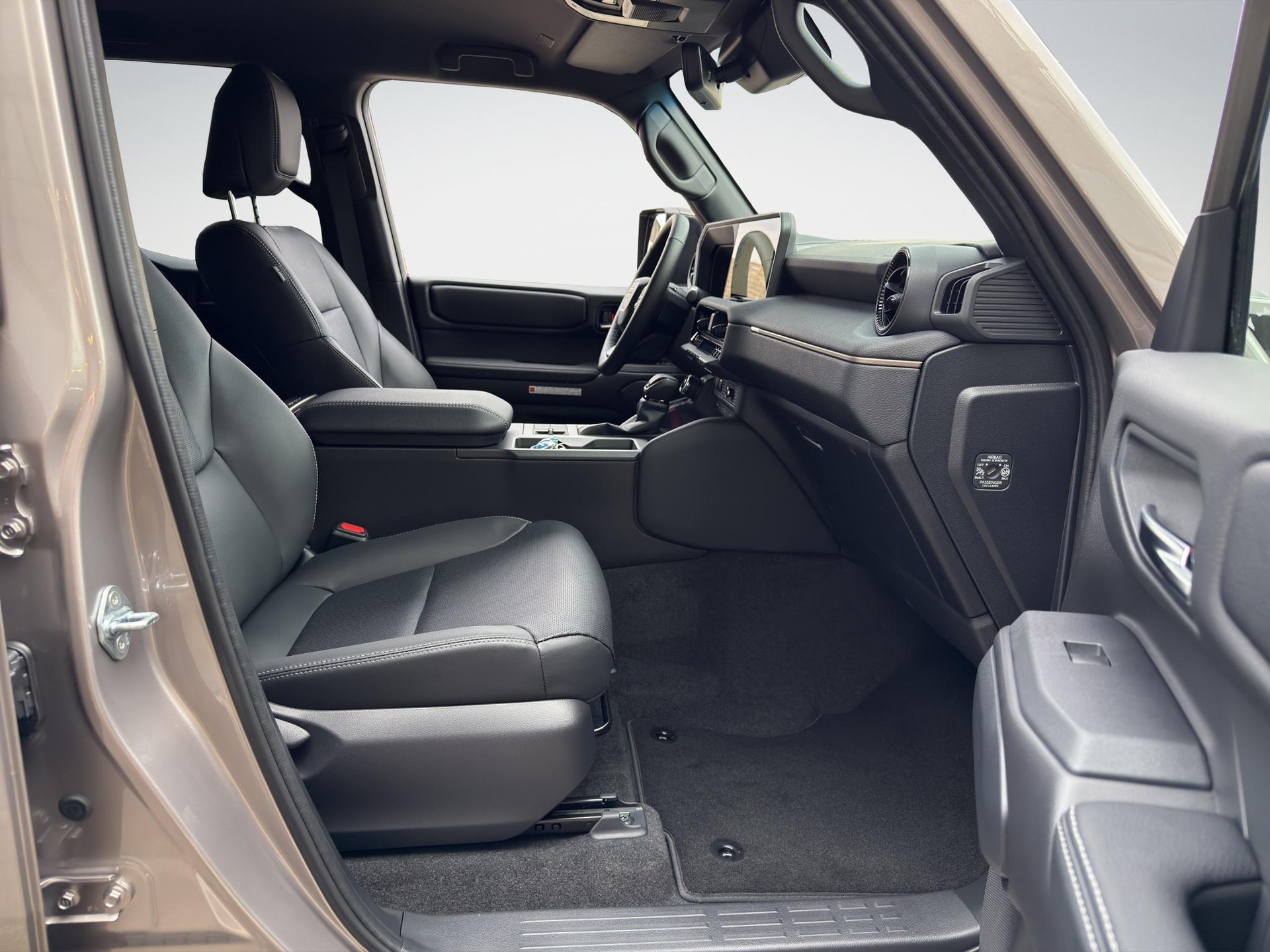 TOYOTA Land Cruiser 2.8 D 48V Style-image-15
