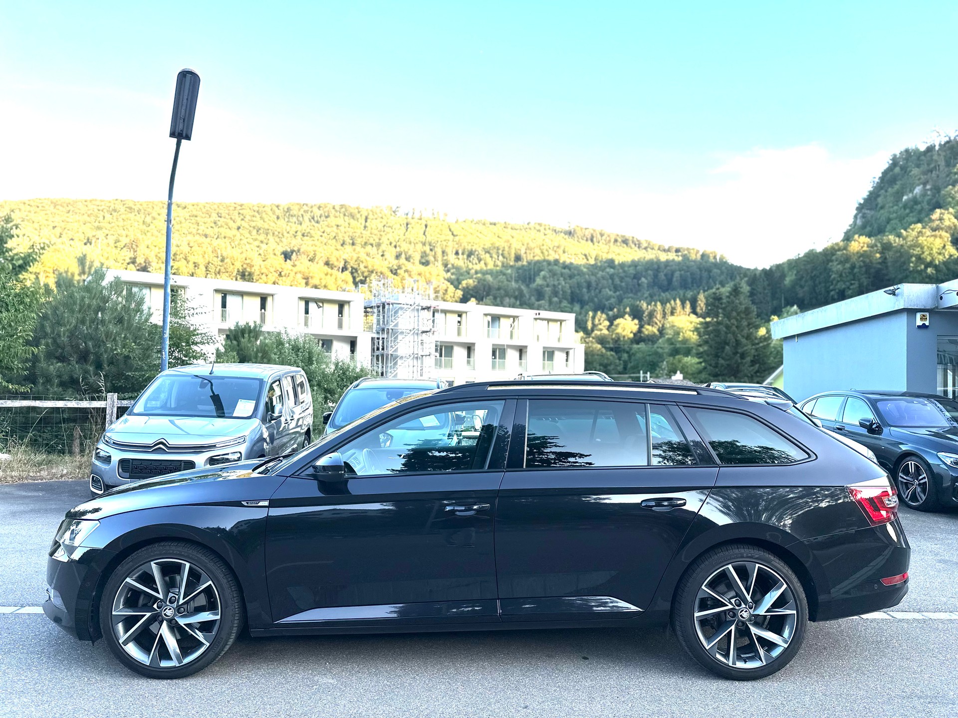 SKODA Superb Combi 2.0 TDi SportLine+ 4x4 DSG-showroom-element-3