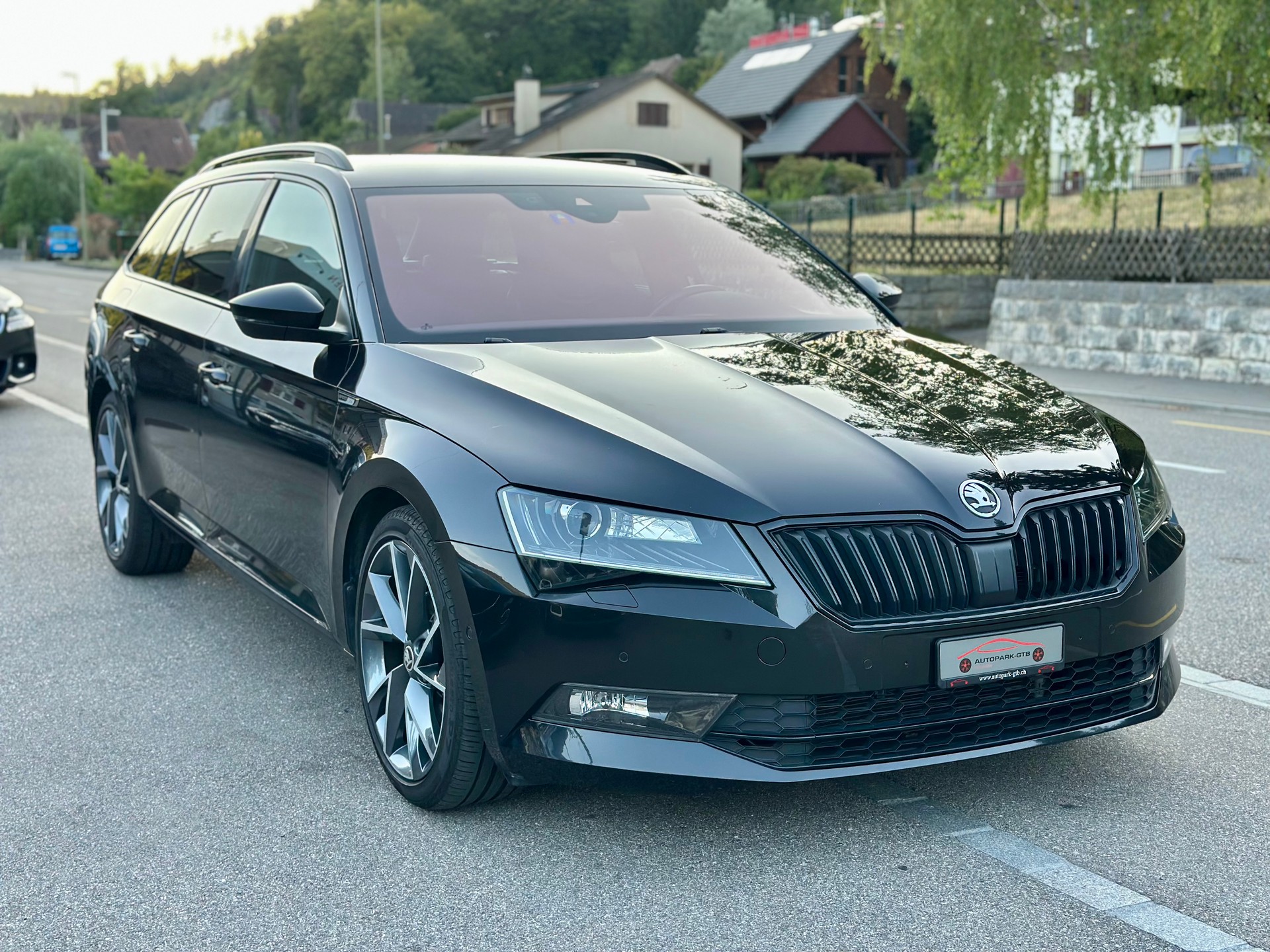 SKODA Superb Combi 2.0 TDi SportLine+ 4x4 DSG-showroom-element-1
