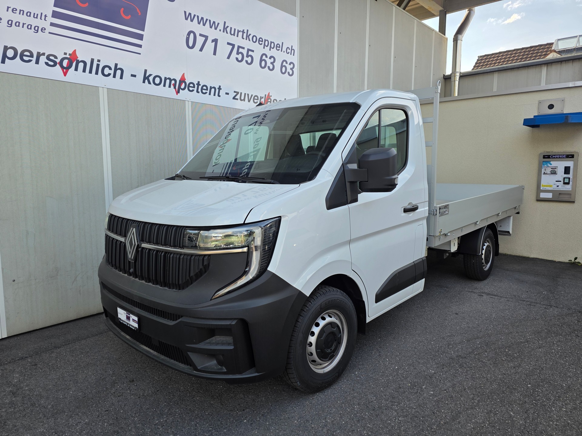 RENAULT Master T35 Blue dCi 150 L2H1-showroom-element-1