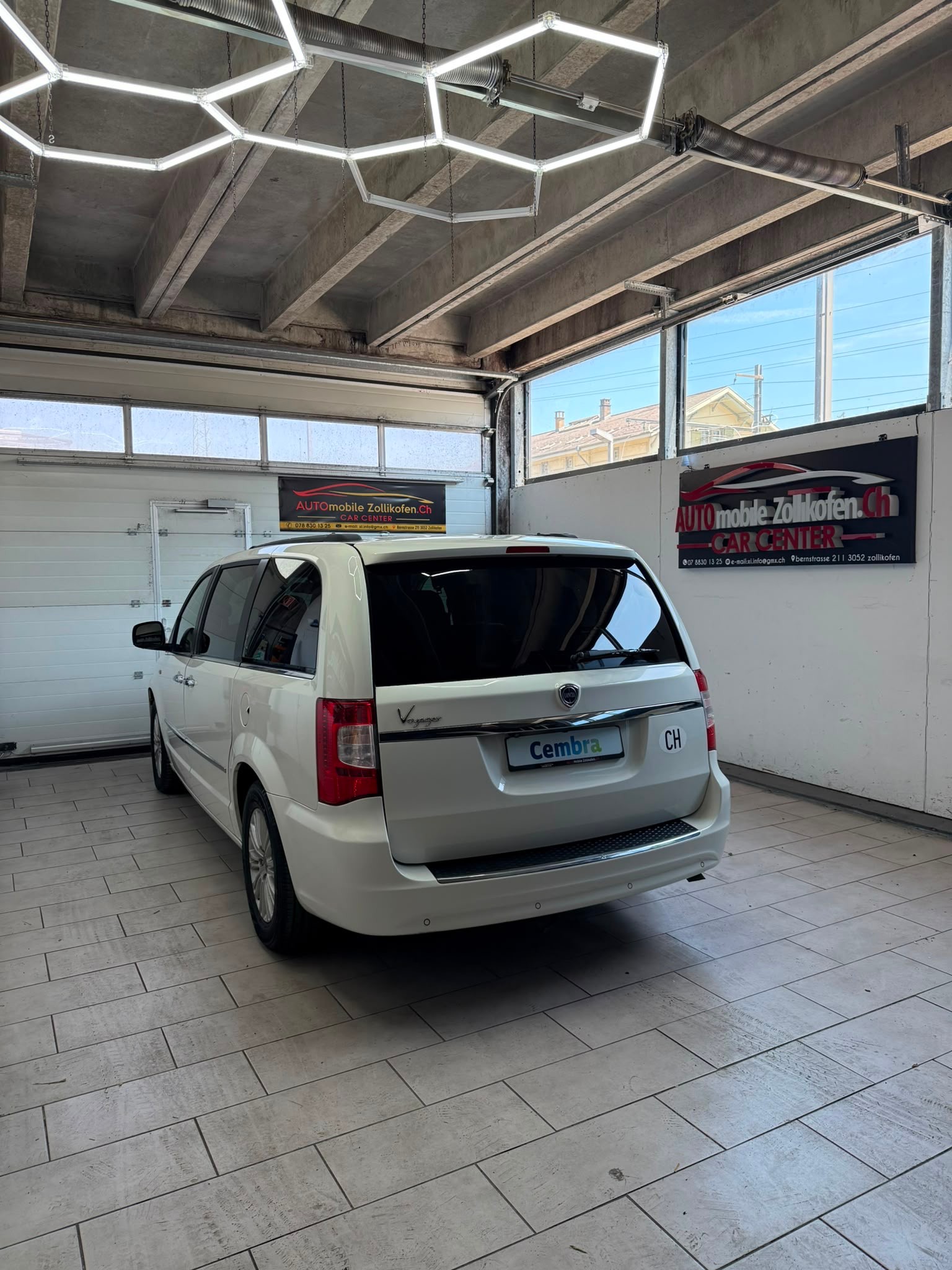 LANCIA Voyager 2.8D Gold Automatic-image-7